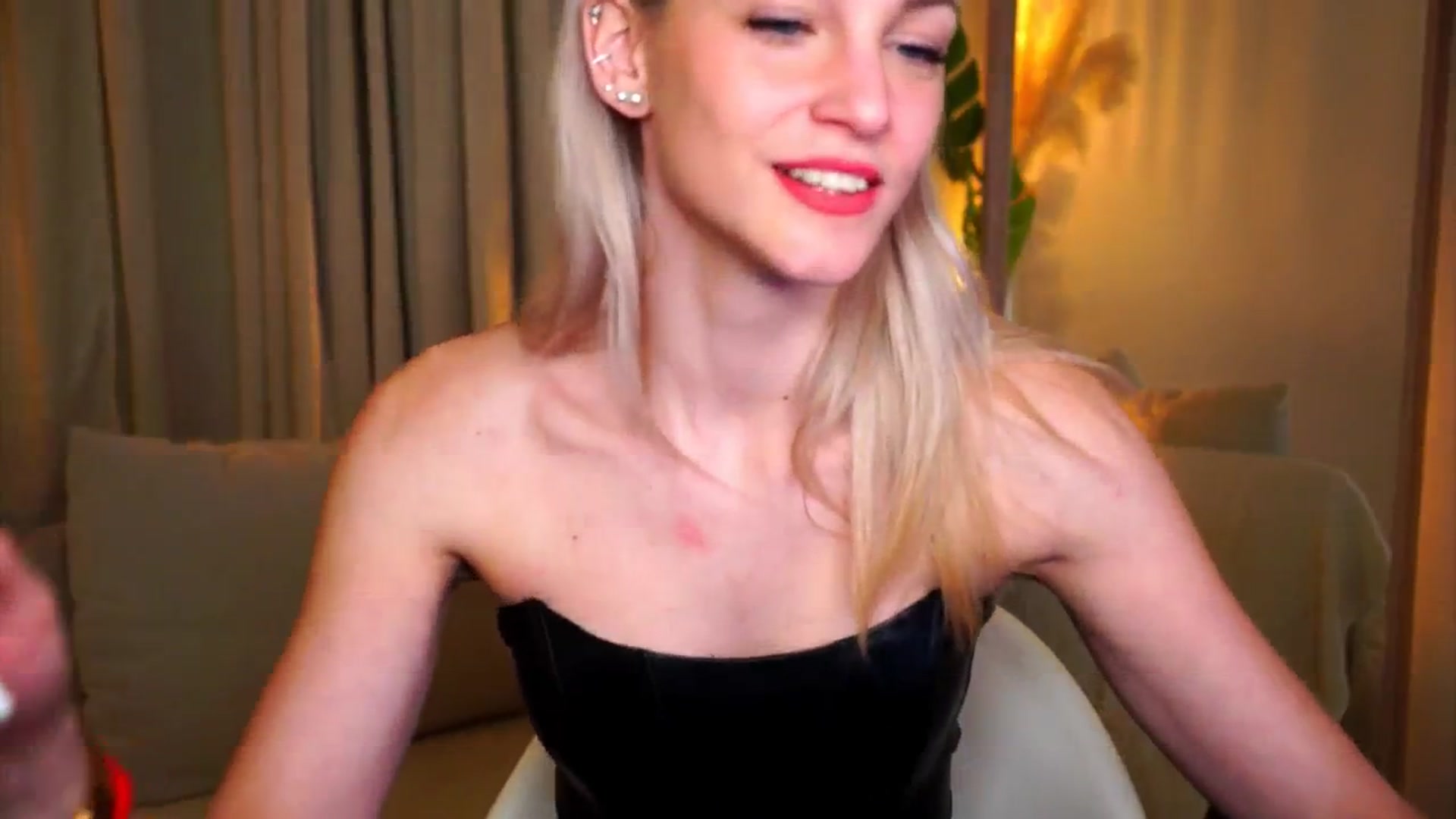 Gallery image thumbnail from Pretty_Choice's myfreecams stream on, 12/14/2025, 16:26 image 19 of 20