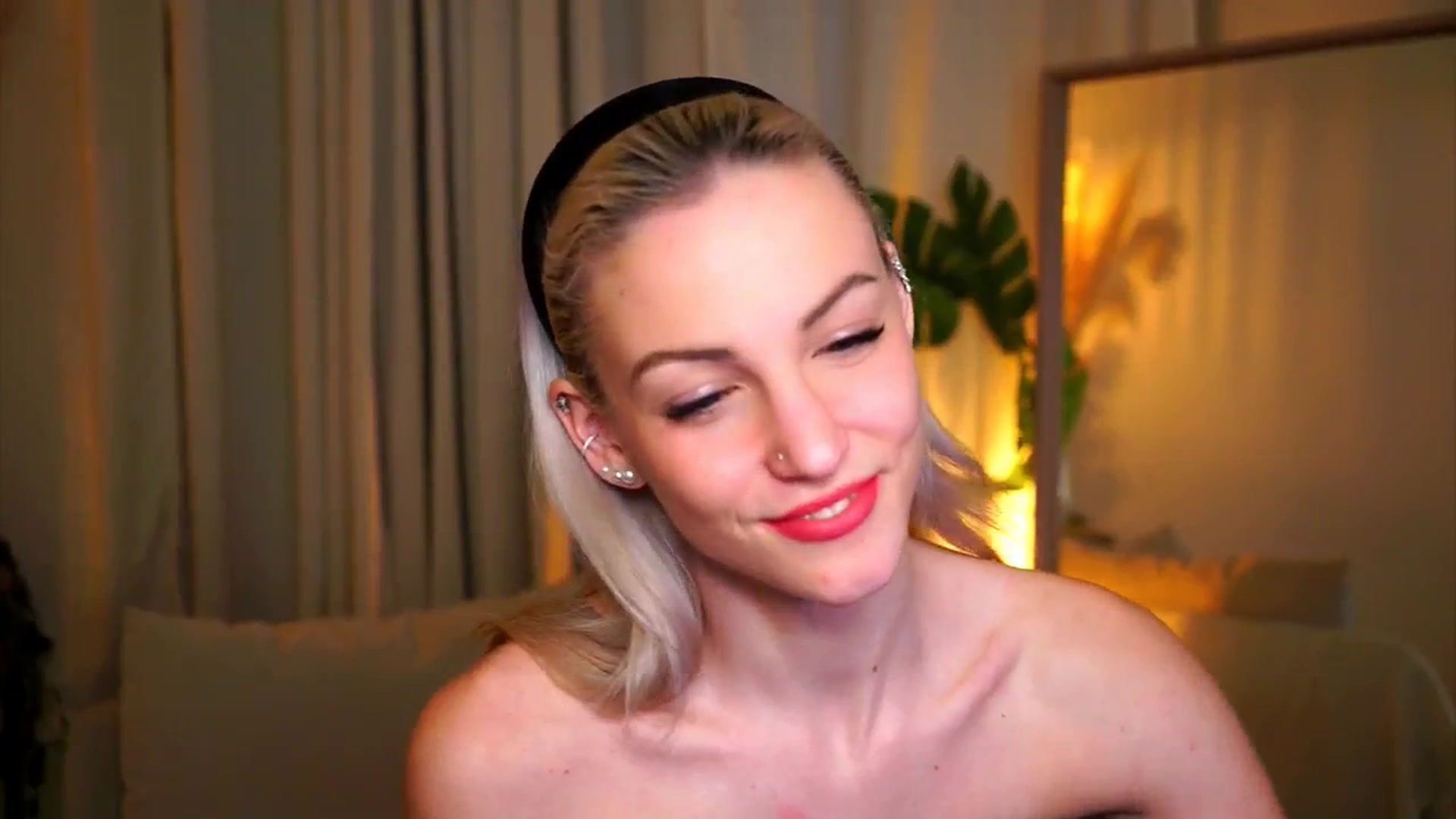 Gallery image thumbnail from Pretty_Choice's myfreecams stream on, 12/14/2025, 16:26 image 11 of 20
