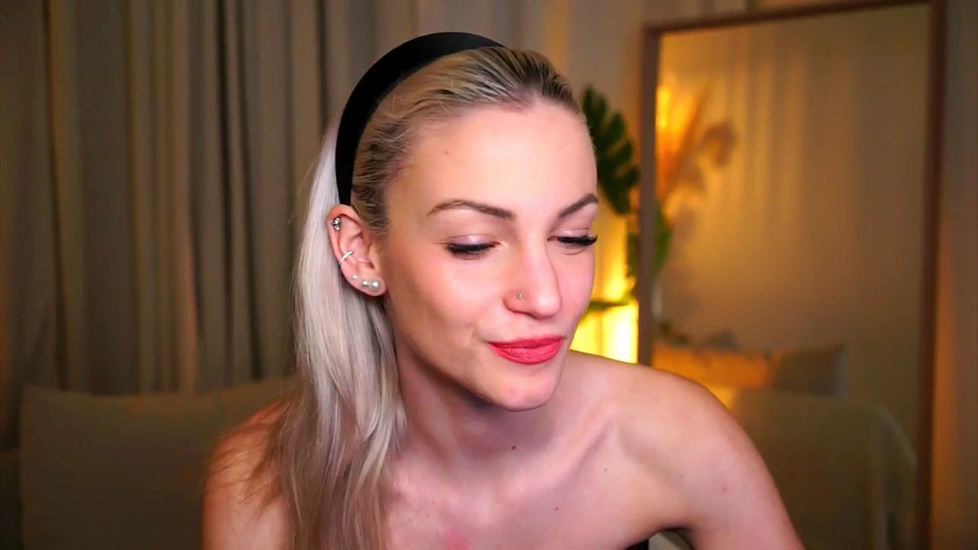 Gallery image thumbnail from Pretty_Choice's myfreecams stream on, 12/14/2025, 16:26 image 4 of 20