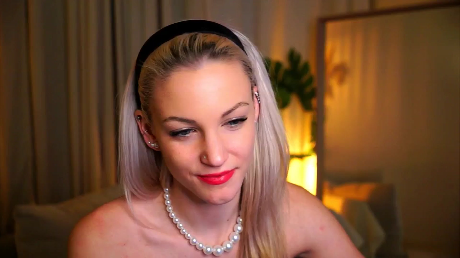 Gallery image thumbnail from Pretty_Choice's myfreecams stream on, 12/15/2025, 16:24 image 17 of 20