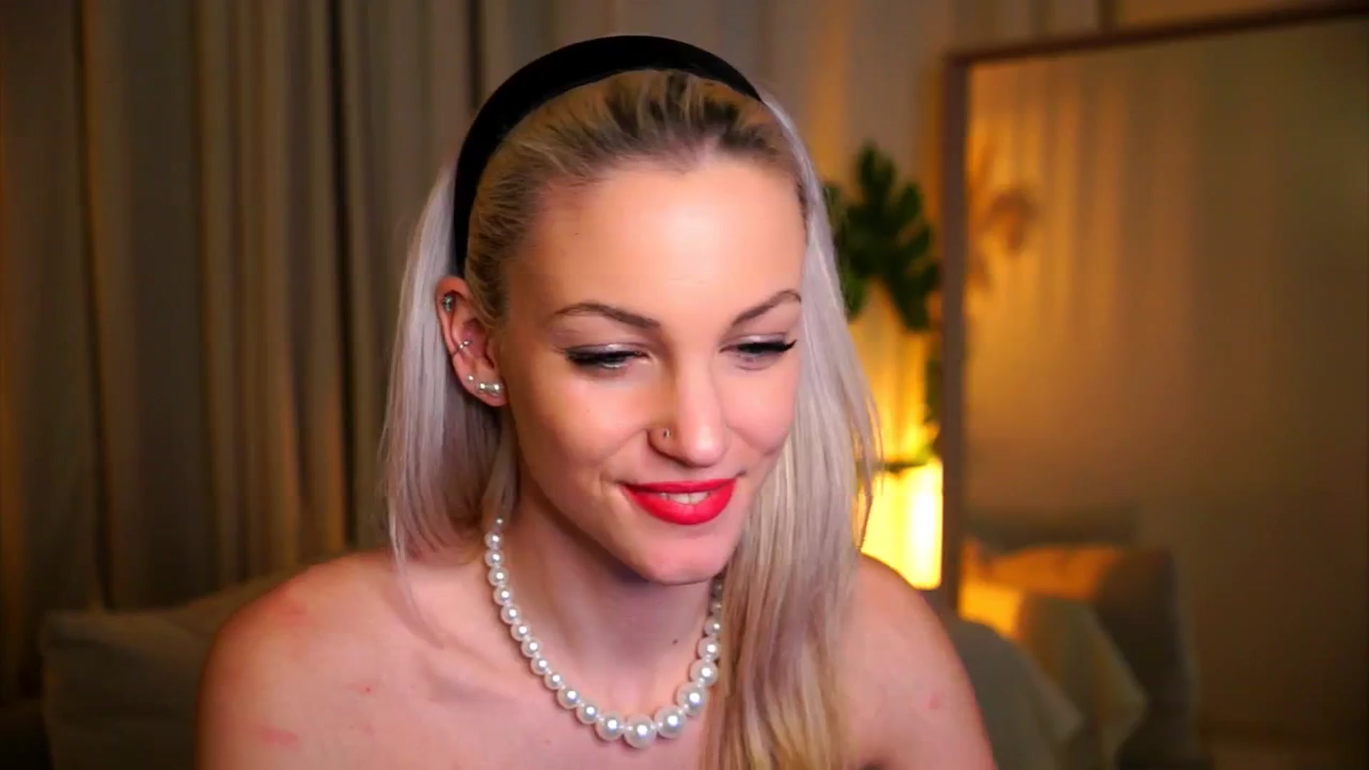 Gallery image thumbnail from Pretty_Choice's myfreecams stream on, 12/15/2025, 16:24 image 18 of 20