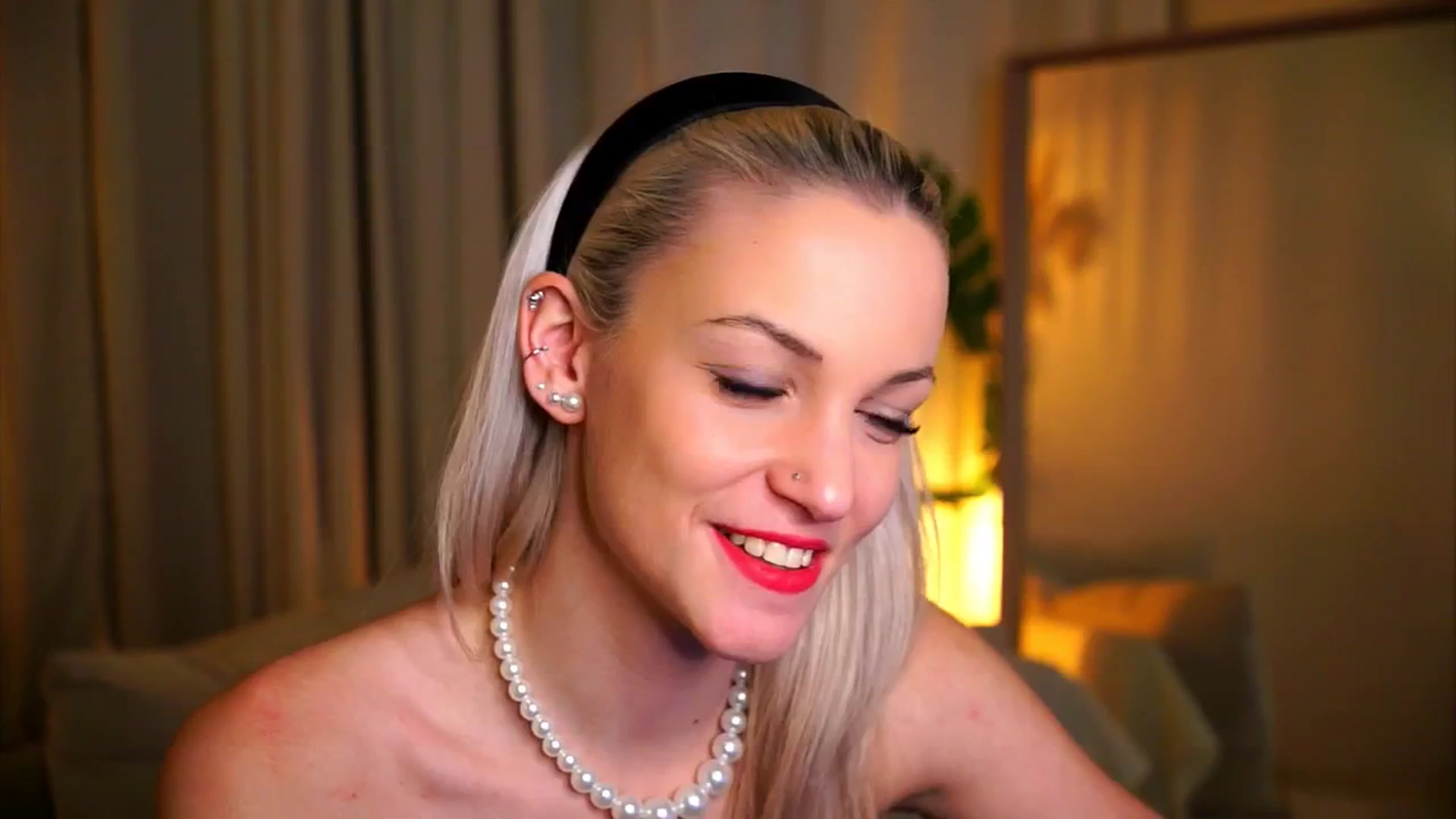 Gallery image thumbnail from Pretty_Choice's myfreecams stream on, 12/15/2025, 16:24 image 16 of 20