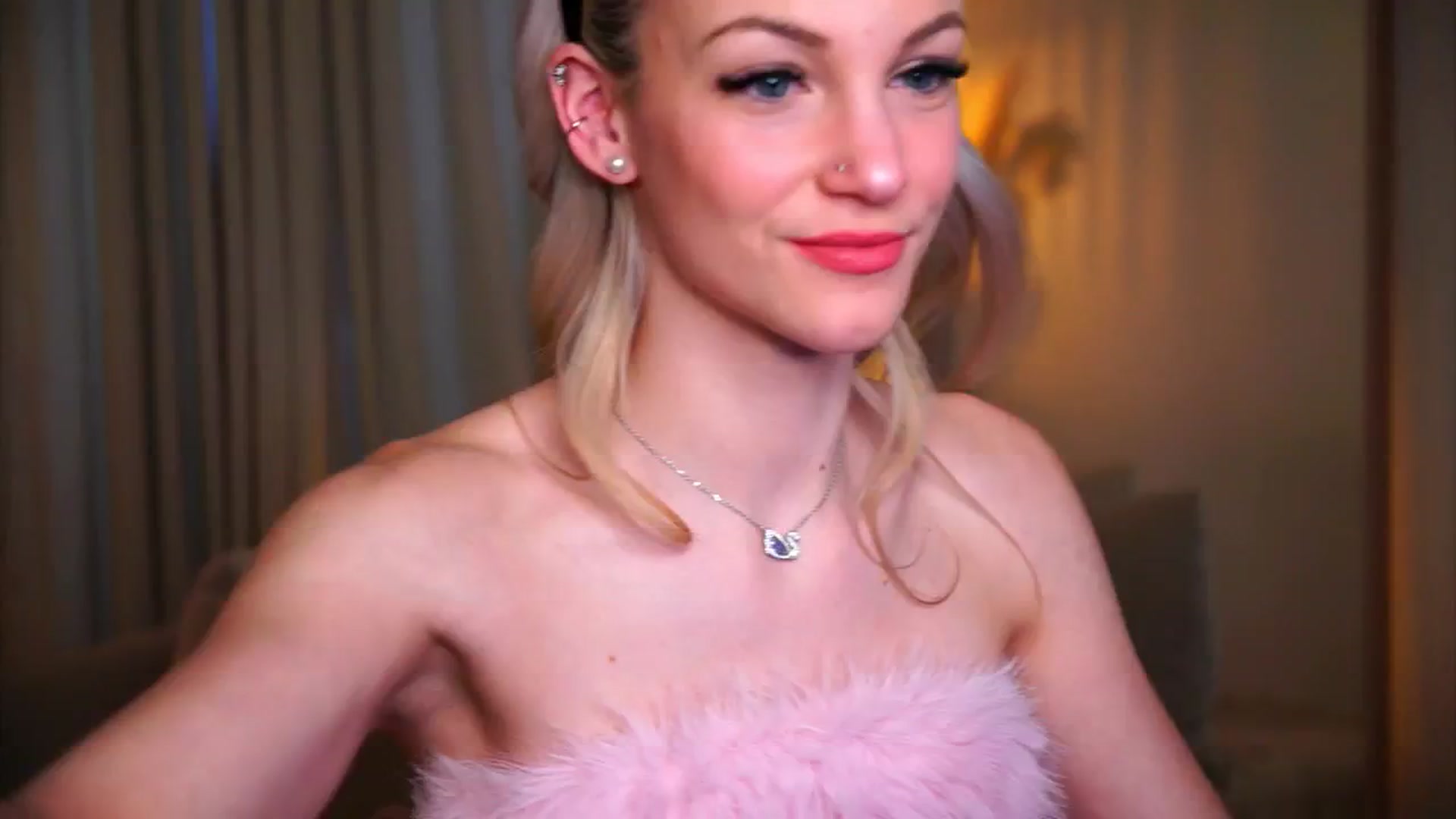 Gallery image thumbnail from Pretty_Choice's myfreecams stream on, 01/12/2026, 11:34 image 12 of 20