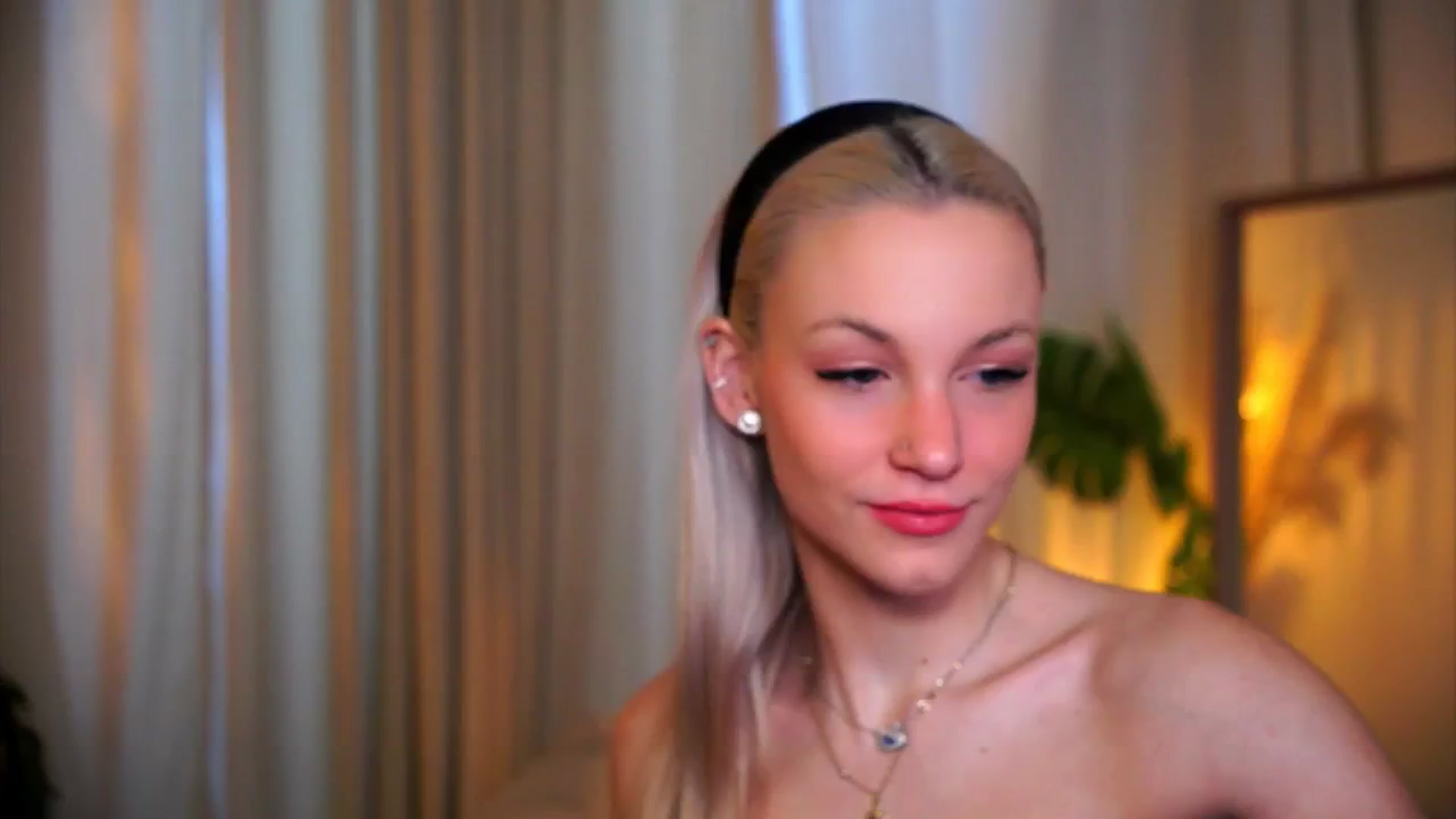 Gallery image thumbnail from Pretty_Choice's myfreecams stream on, 02/09/2026, 10:38 image 5 of 20