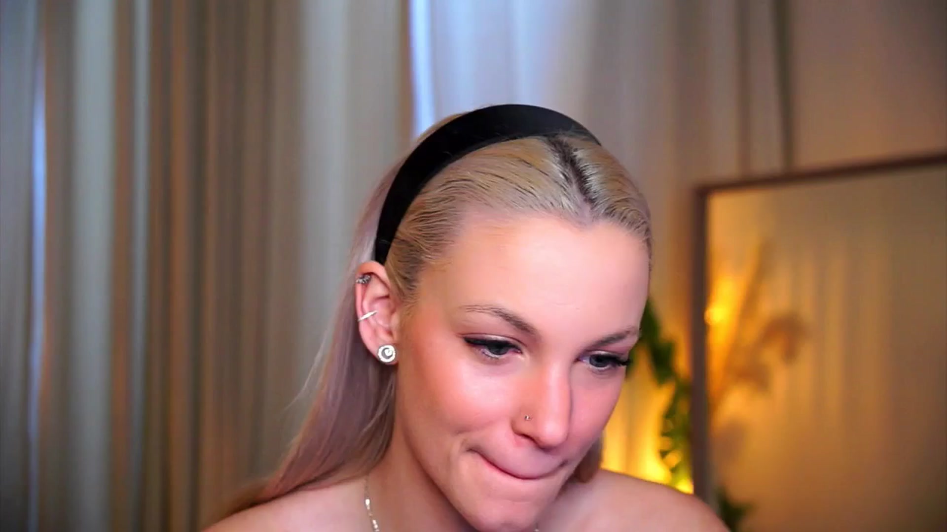 Gallery image thumbnail from Pretty_Choice's myfreecams stream on, 02/09/2026, 10:38 image 13 of 20