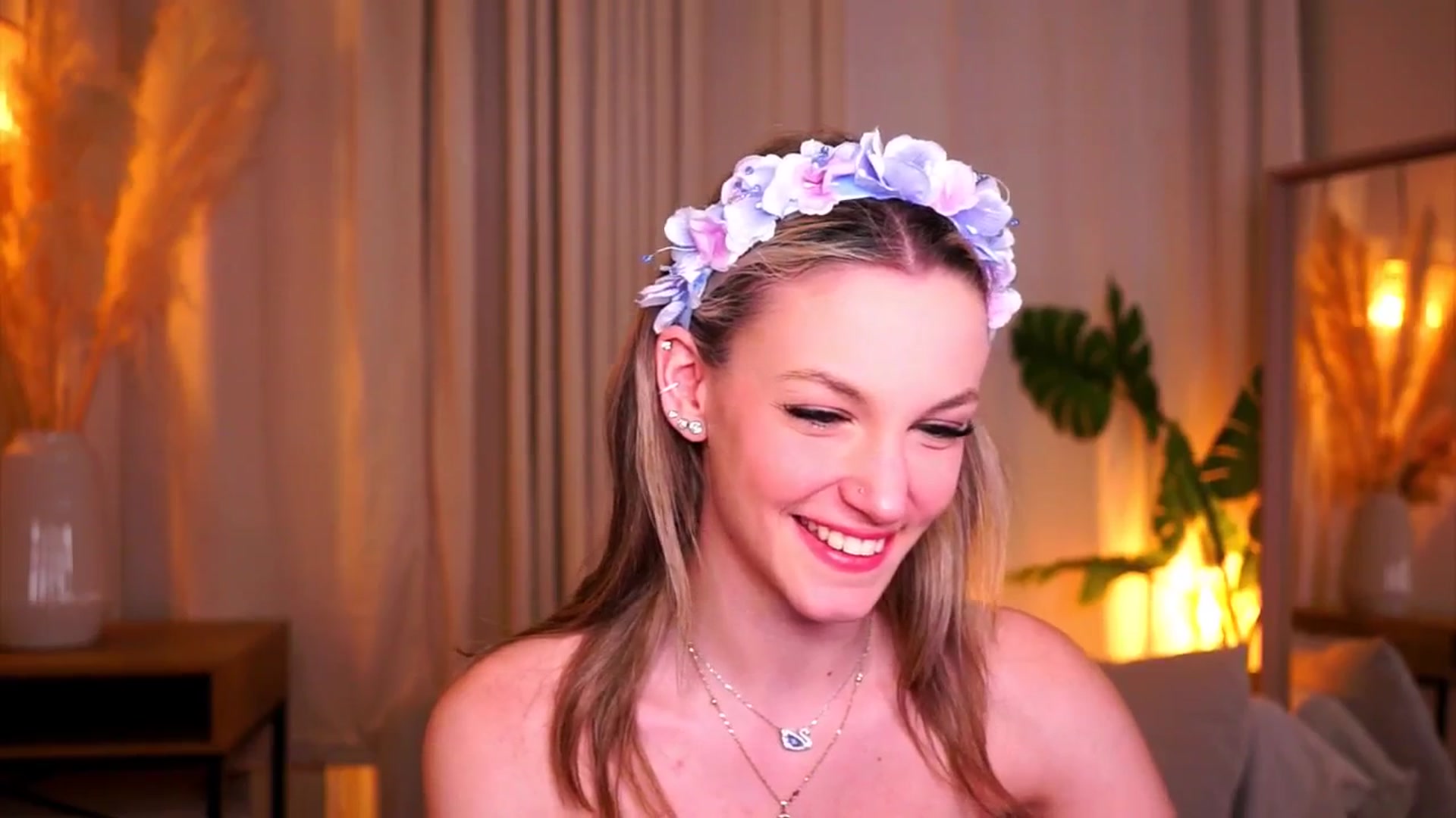 Gallery image thumbnail from Pretty_Choice's myfreecams stream on, 04/07/2026, 17:56 image 15 of 20