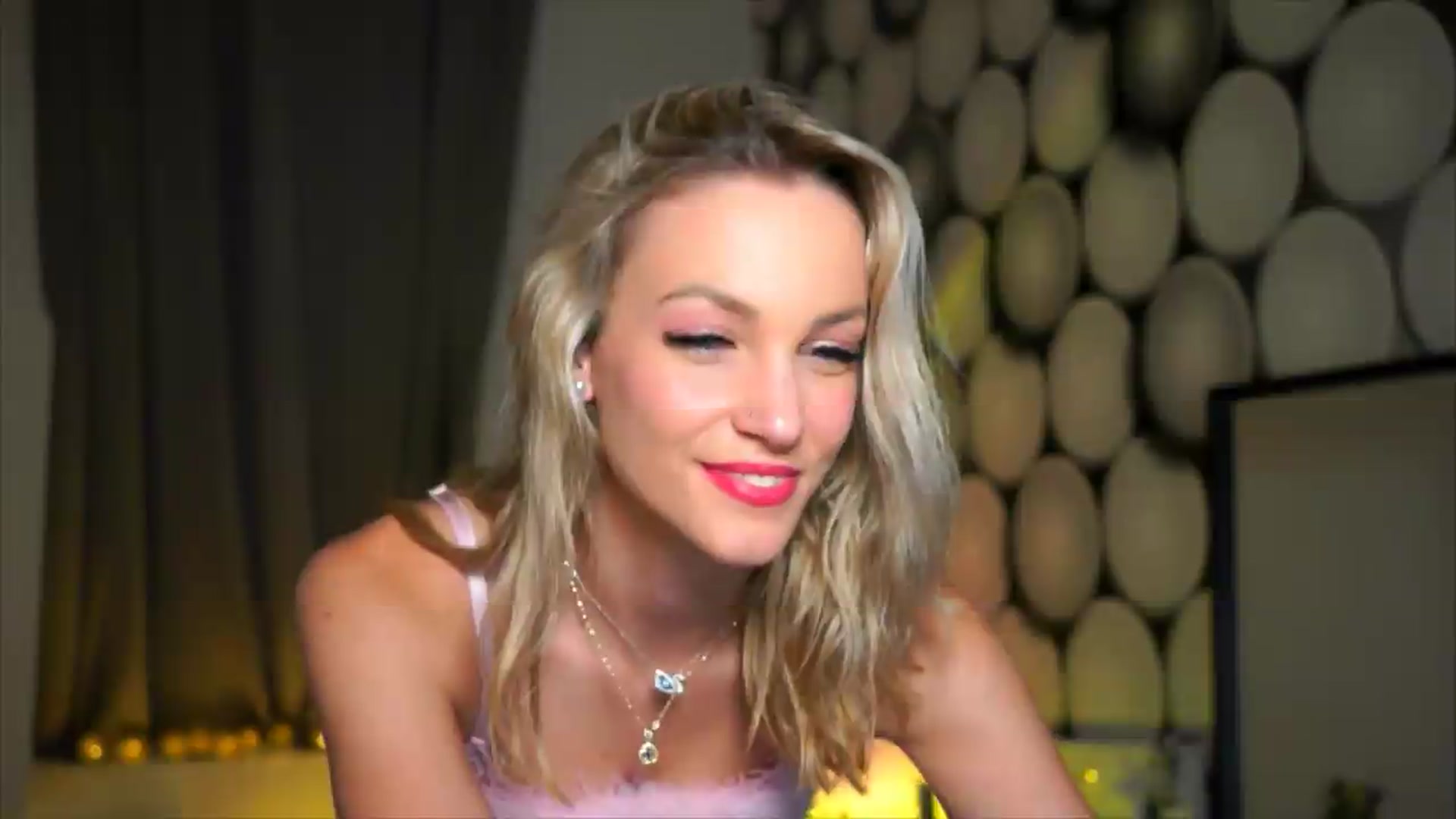 Gallery image thumbnail from Pretty_Choice's myfreecams stream on, 06/19/2026, 18:41 image 17 of 20