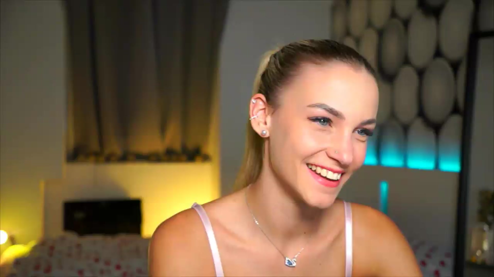 Gallery image thumbnail from Pretty_Choice's myfreecams stream on, 08/10/2026, 16:39 image 3 of 20