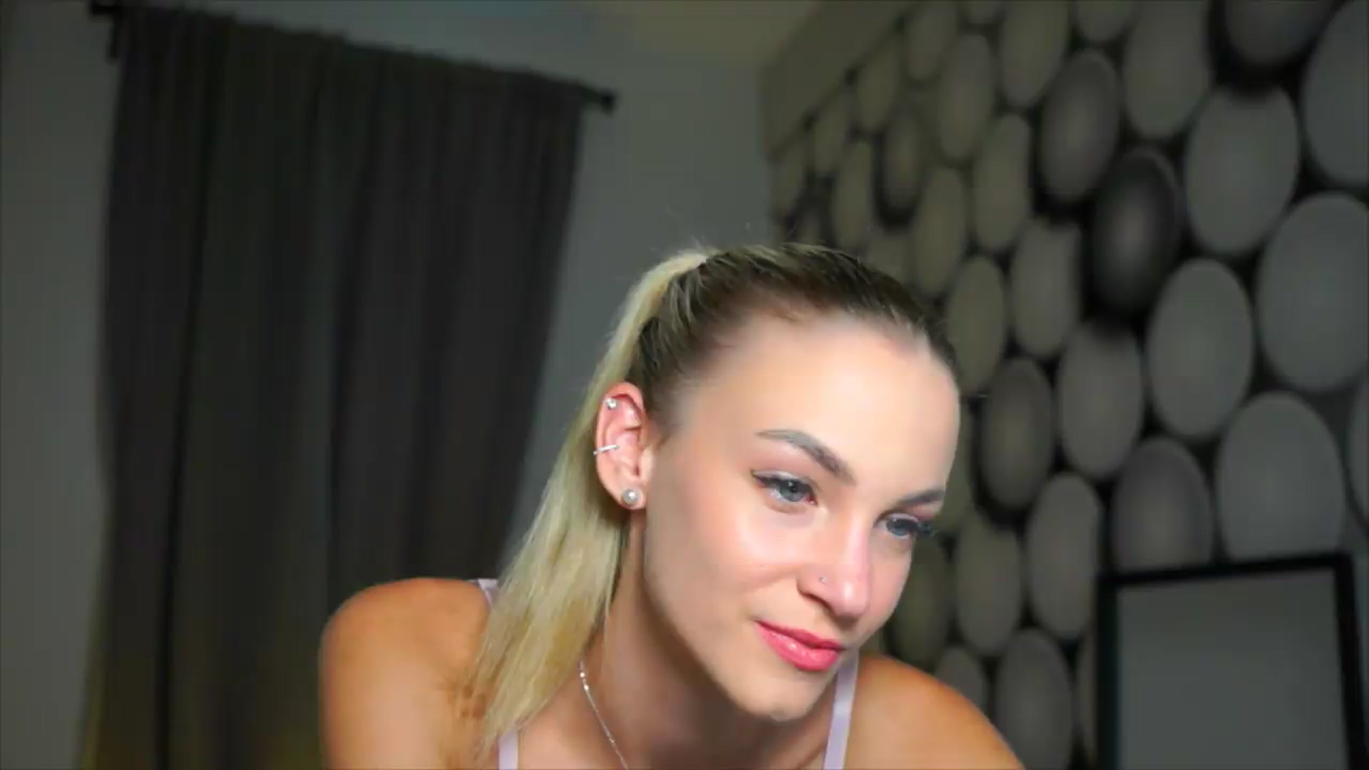 Gallery image thumbnail from Pretty_Choice's myfreecams stream on, 08/10/2026, 16:39 image 13 of 20