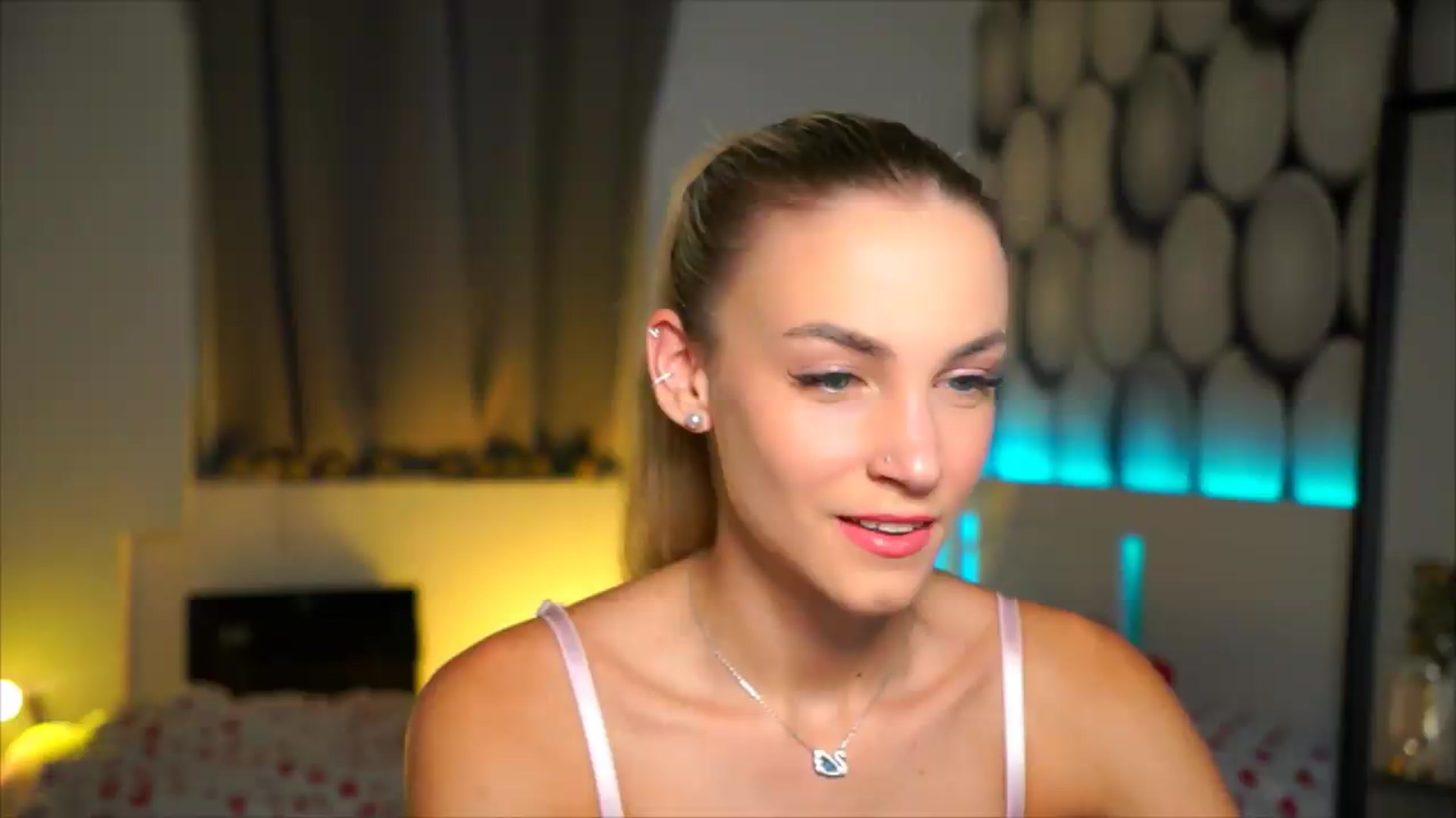 Gallery image thumbnail from Pretty_Choice's myfreecams stream on, 08/10/2026, 16:39 image 2 of 20