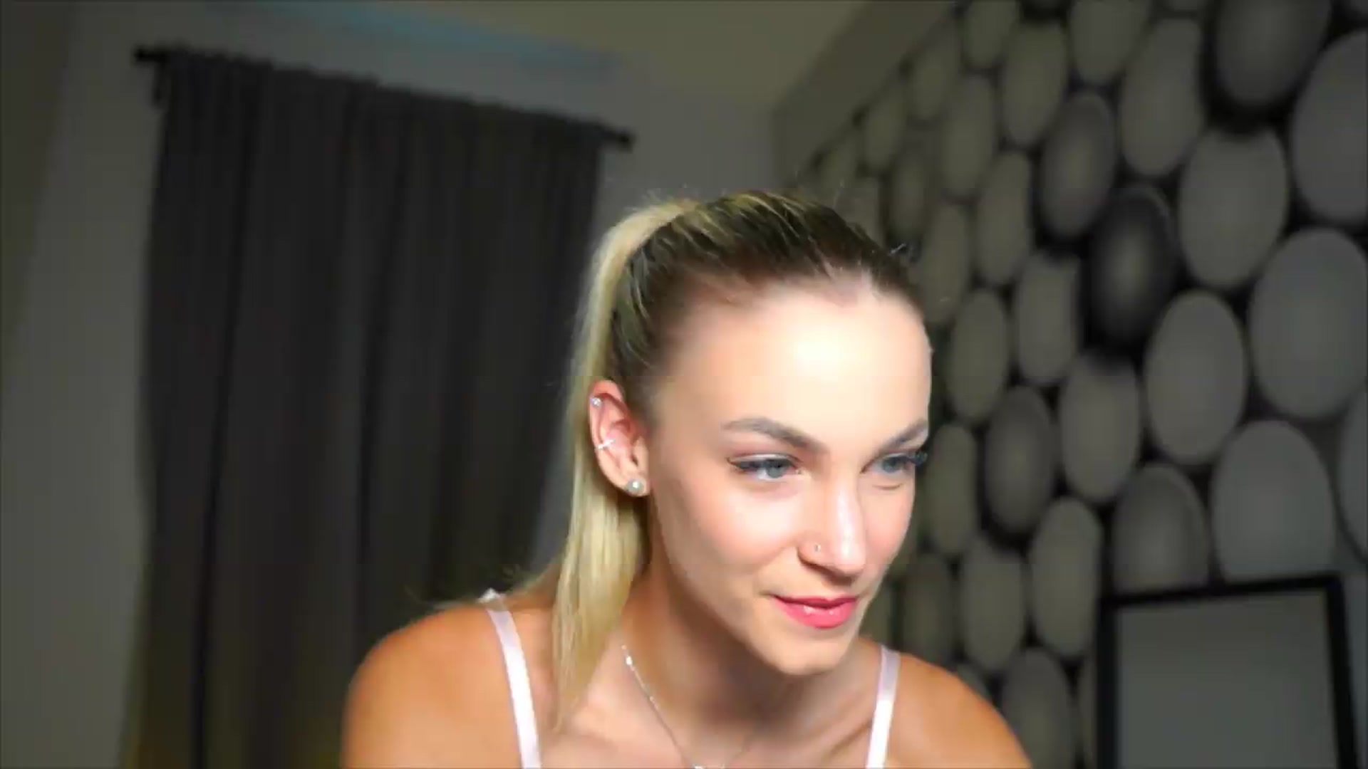 Gallery image thumbnail from Pretty_Choice's myfreecams stream on, 08/10/2026, 16:39 image 6 of 20