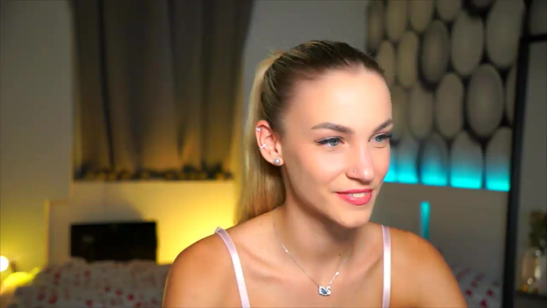 Gallery image thumbnail from Pretty_Choice's myfreecams stream on, 08/10/2026, 16:39 image 4 of 20