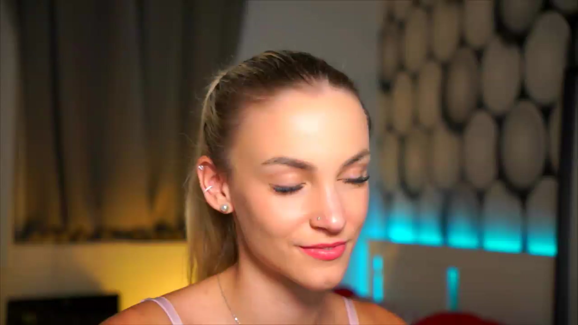 Gallery image thumbnail from Pretty_Choice's myfreecams stream on, 08/10/2026, 18:37 image 19 of 20
