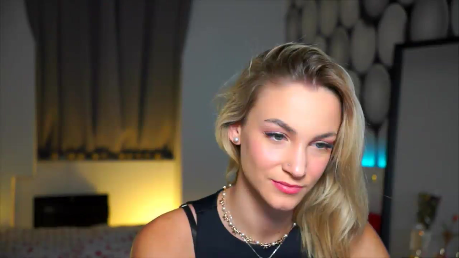 Gallery image thumbnail from Pretty_Choice's myfreecams stream on, 08/12/2026, 16:11 image 15 of 20