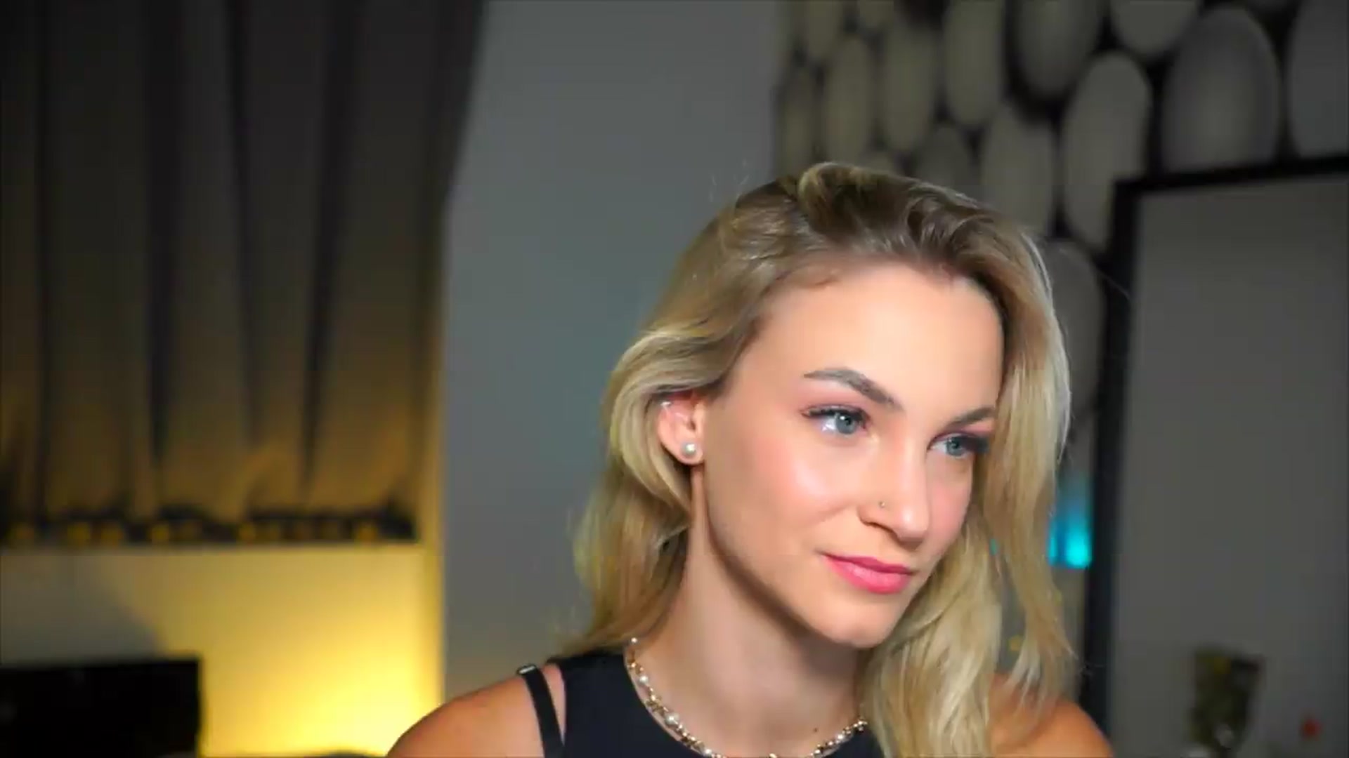 Gallery image thumbnail from Pretty_Choice's myfreecams stream on, 08/12/2026, 16:11 image 3 of 20