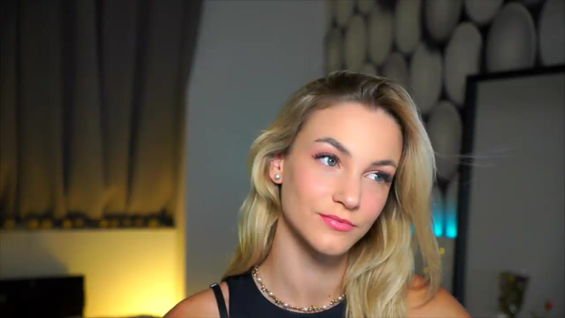 Gallery image thumbnail from Pretty_Choice's myfreecams stream on, 08/12/2026, 16:11 image 1 of 20
