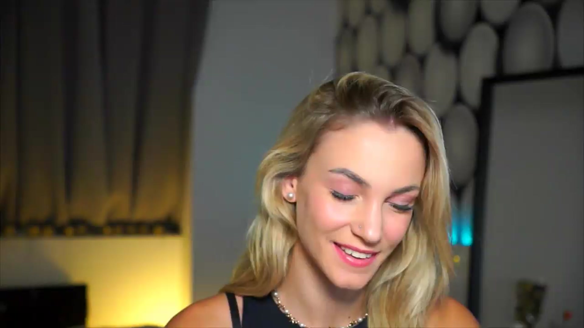 Gallery image thumbnail from Pretty_Choice's myfreecams stream on, 08/12/2026, 16:11 image 2 of 20