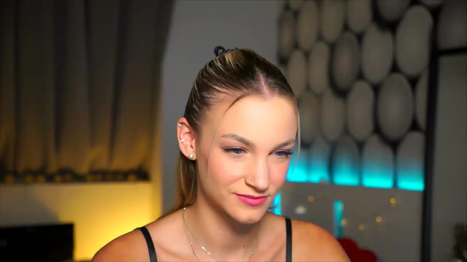 Gallery image thumbnail from Pretty_Choice's myfreecams stream on, 08/18/2026, 15:45 image 9 of 20