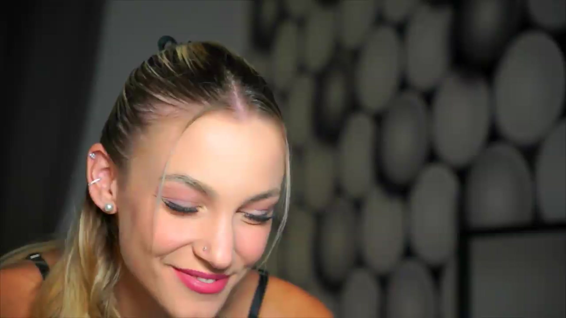 Gallery image thumbnail from Pretty_Choice's myfreecams stream on, 08/18/2026, 15:45 image 18 of 20
