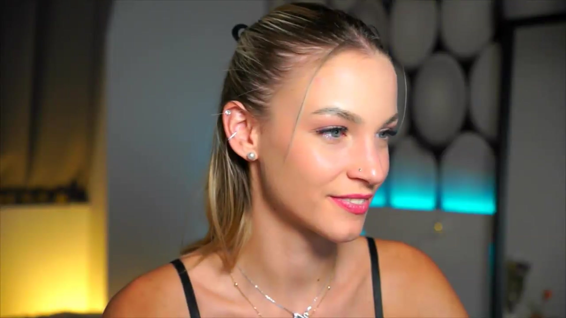 Gallery image thumbnail from Pretty_Choice's myfreecams stream on, 08/18/2026, 19:41 image 14 of 20