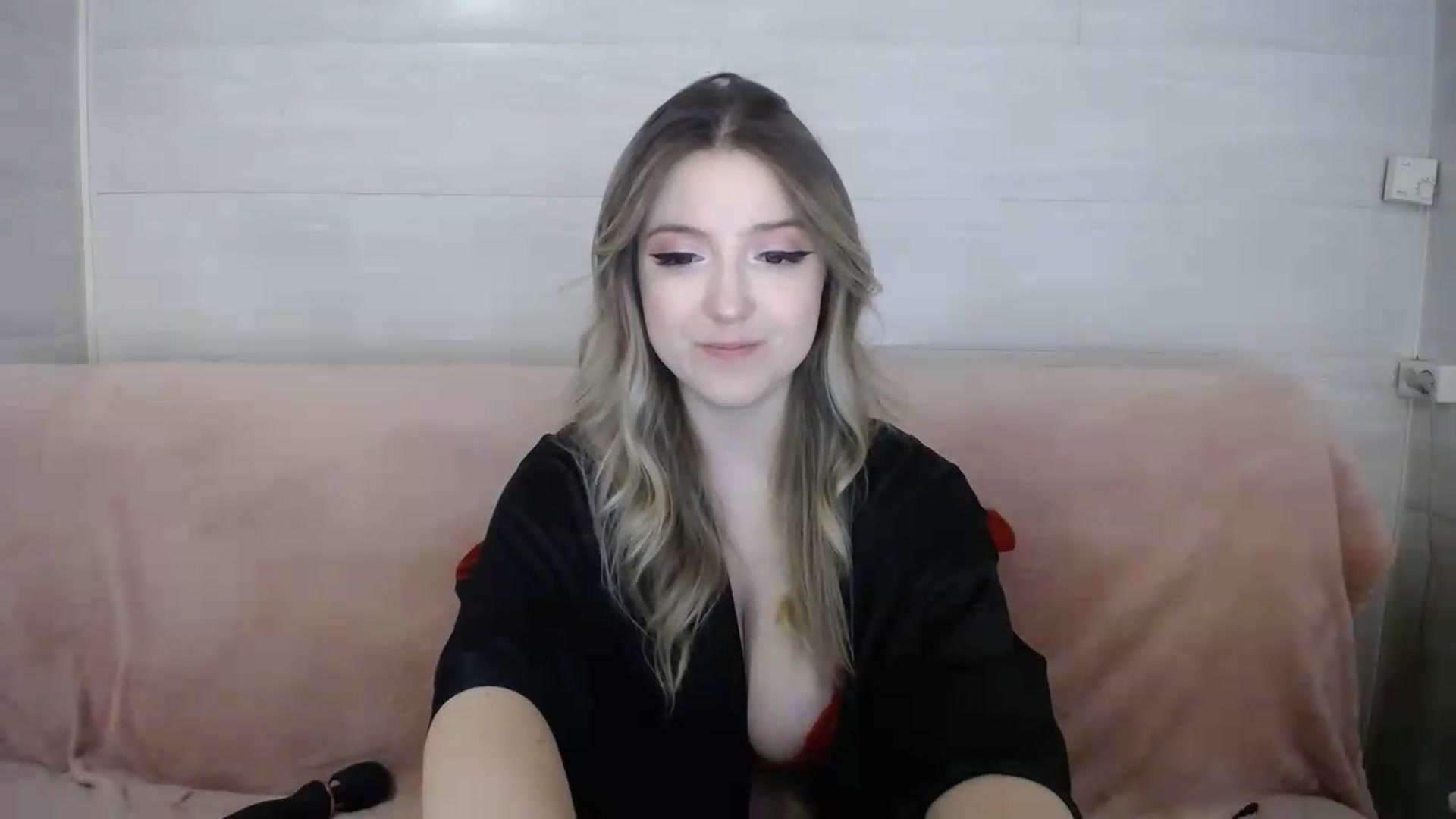 Gallery image thumbnail from Pretty_kissss's myfreecams stream on, 05/31/2026, 04:14 image 3 of 20