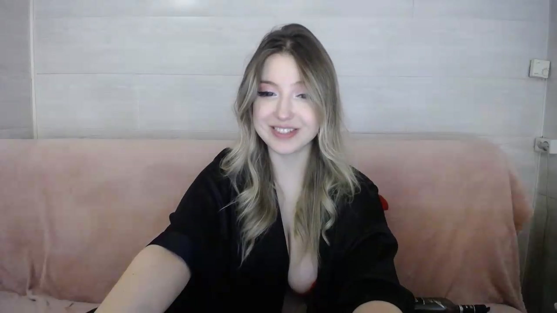Gallery image thumbnail from Pretty_kissss's myfreecams stream on, 05/31/2026, 04:14 image 9 of 20