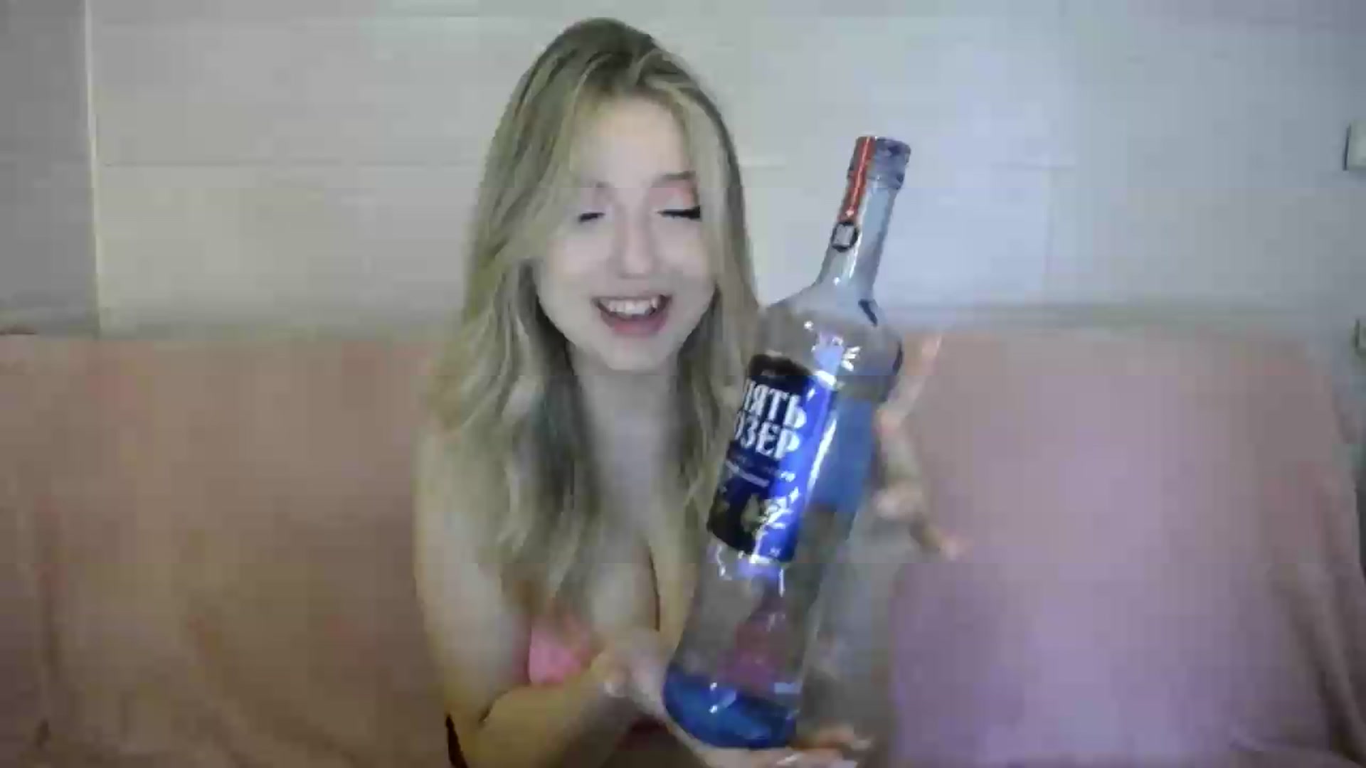 Gallery image thumbnail from Pretty_kissss's myfreecams stream on, 07/21/2026, 03:06 image 8 of 20