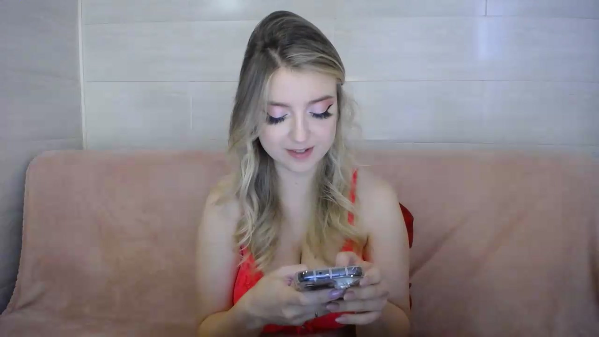 Gallery image thumbnail from Pretty_kissss's myfreecams stream on, 08/21/2026, 03:03 image 7 of 20