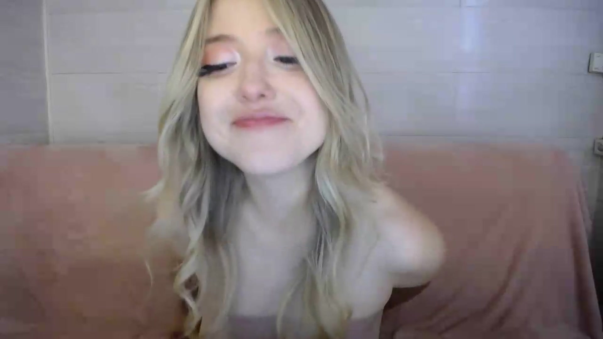 Gallery image thumbnail from Pretty_kissss's myfreecams stream on, 08/23/2026, 04:12 image 12 of 20