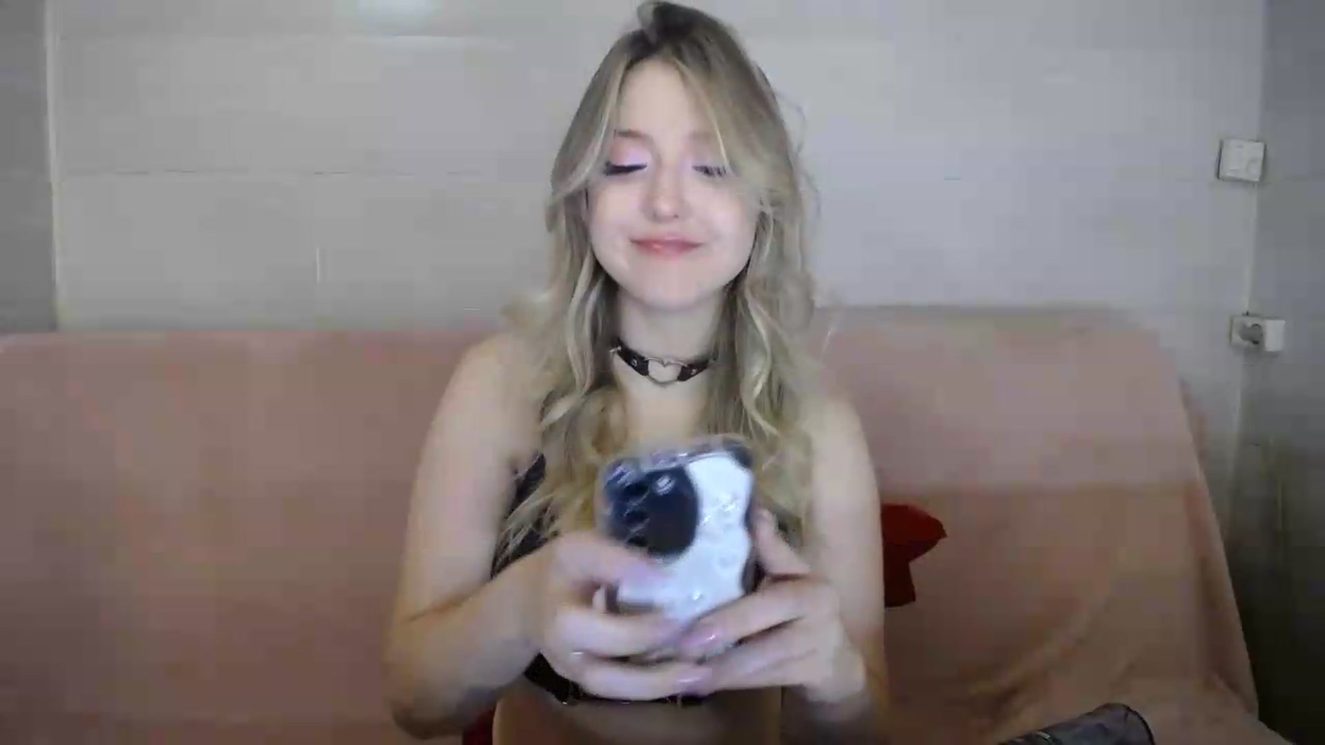 Gallery image thumbnail from Pretty_kissss's myfreecams stream on, 09/04/2026, 02:18 image 2 of 20