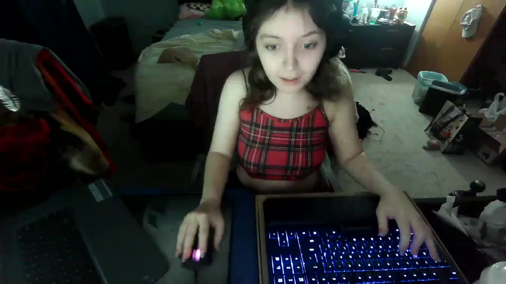 Gallery image thumbnail from Prettybutsad's myfreecams stream on, 08/17/2023, 04:01 image 18 of 20