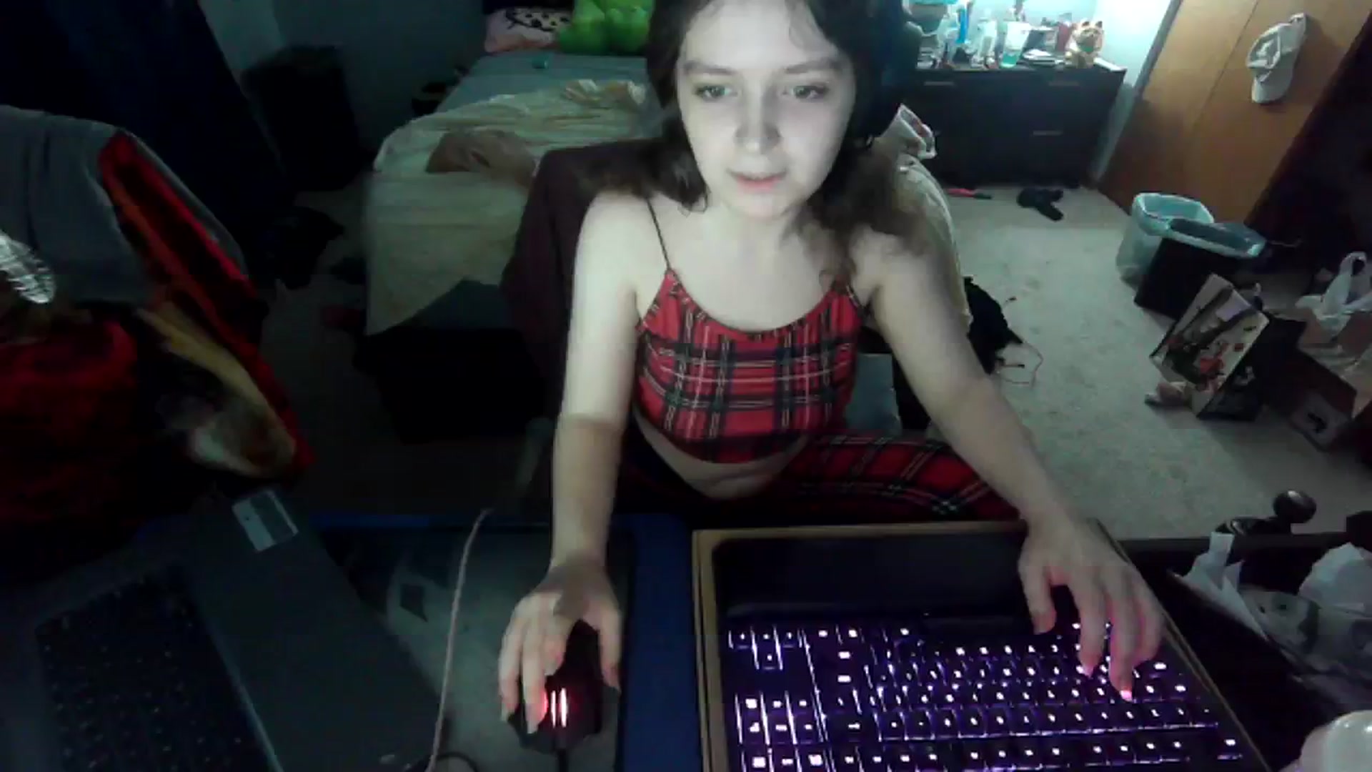 Gallery image thumbnail from Prettybutsad's myfreecams stream on, 08/17/2023, 04:01 image 6 of 20