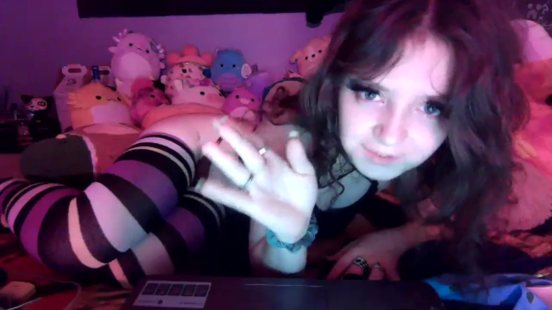 Gallery image thumbnail from Prettybutsad's myfreecams stream on, 08/19/2023, 07:58 image 18 of 20