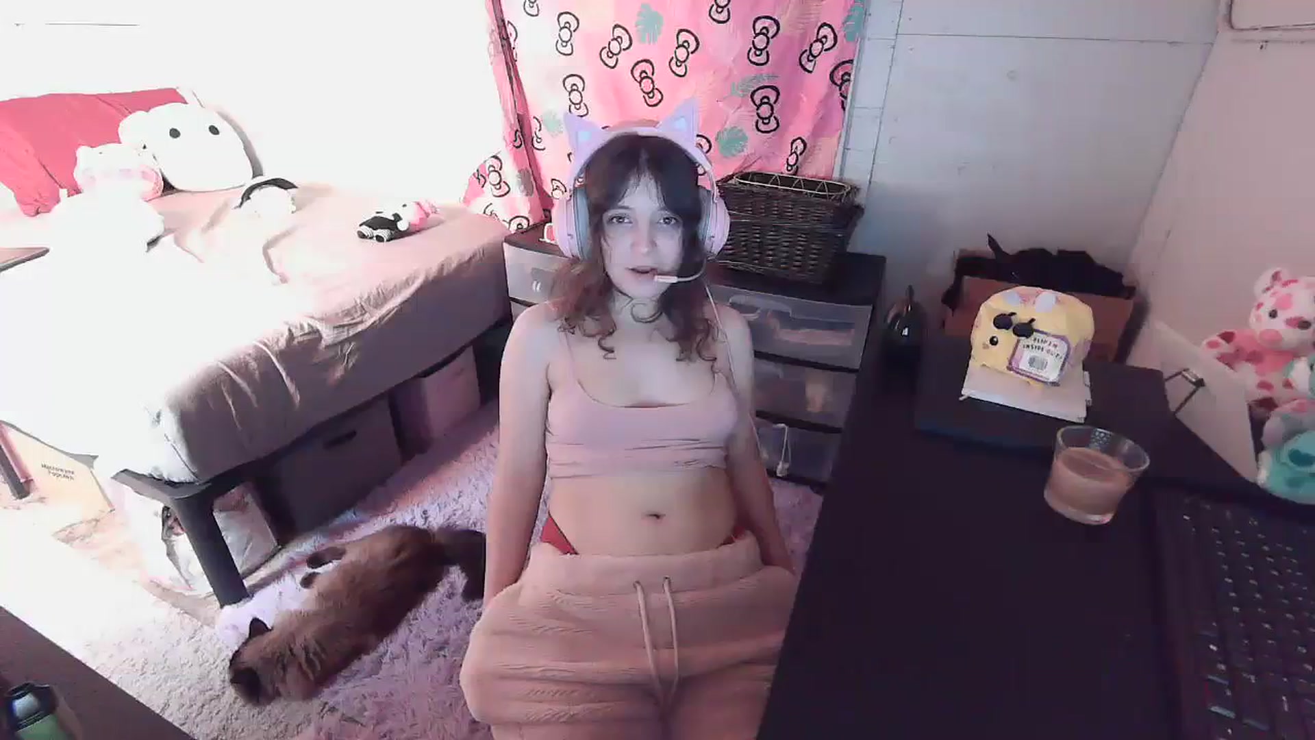Gallery image thumbnail from Prettybutsad's myfreecams stream on, 10/05/2023, 08:55 image 6 of 20