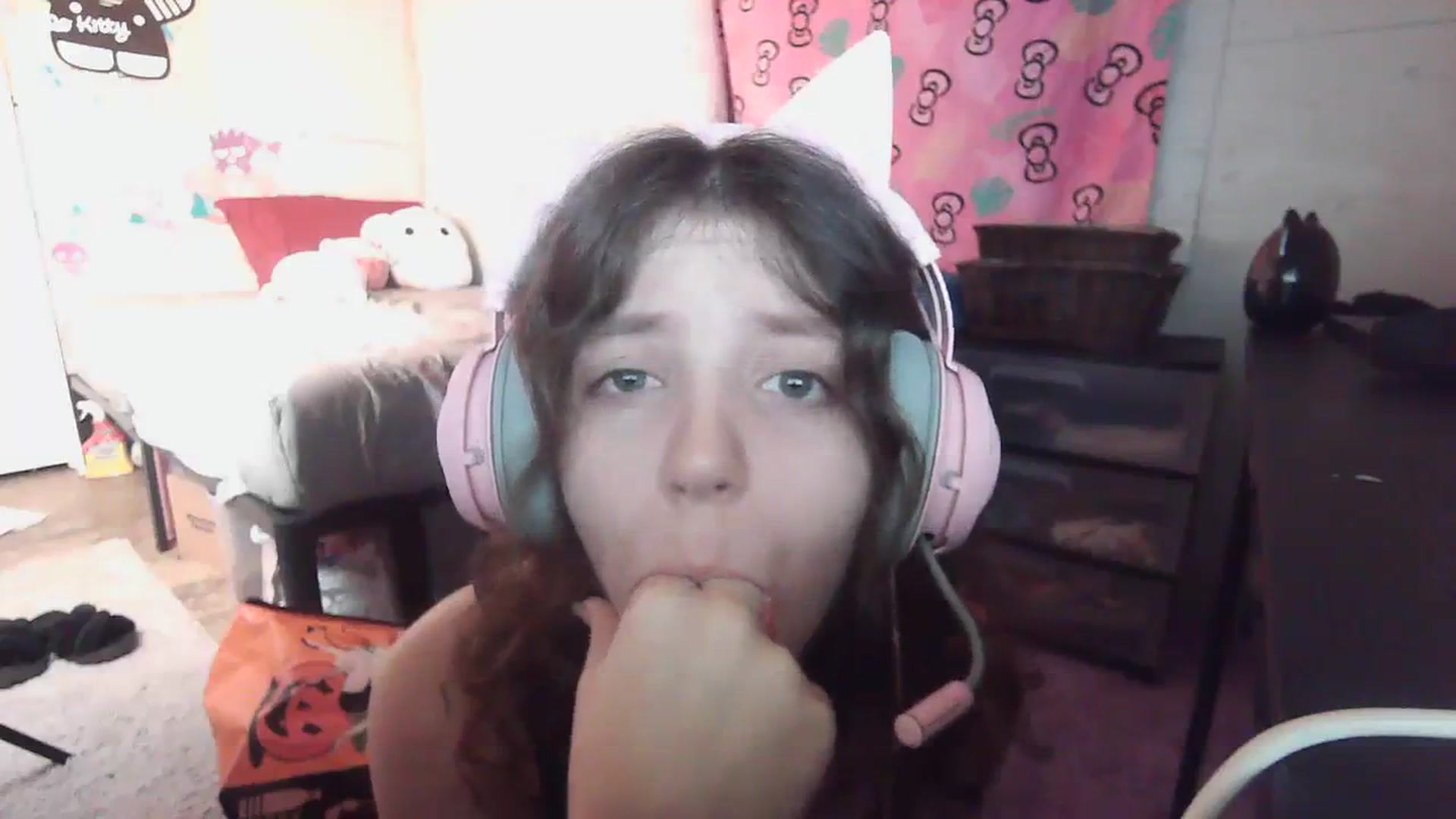 Gallery image thumbnail from Prettybutsad's myfreecams stream on, 10/06/2023, 07:46 image 5 of 20