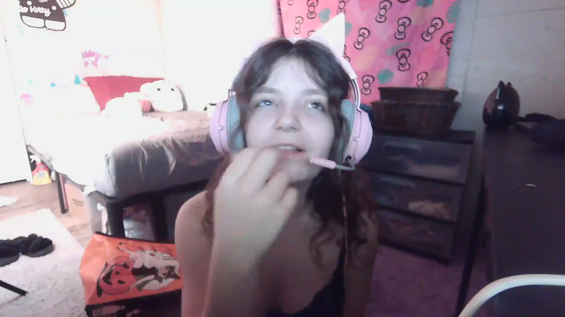 Gallery image thumbnail from Prettybutsad's myfreecams stream on, 10/06/2023, 07:46 image 7 of 20