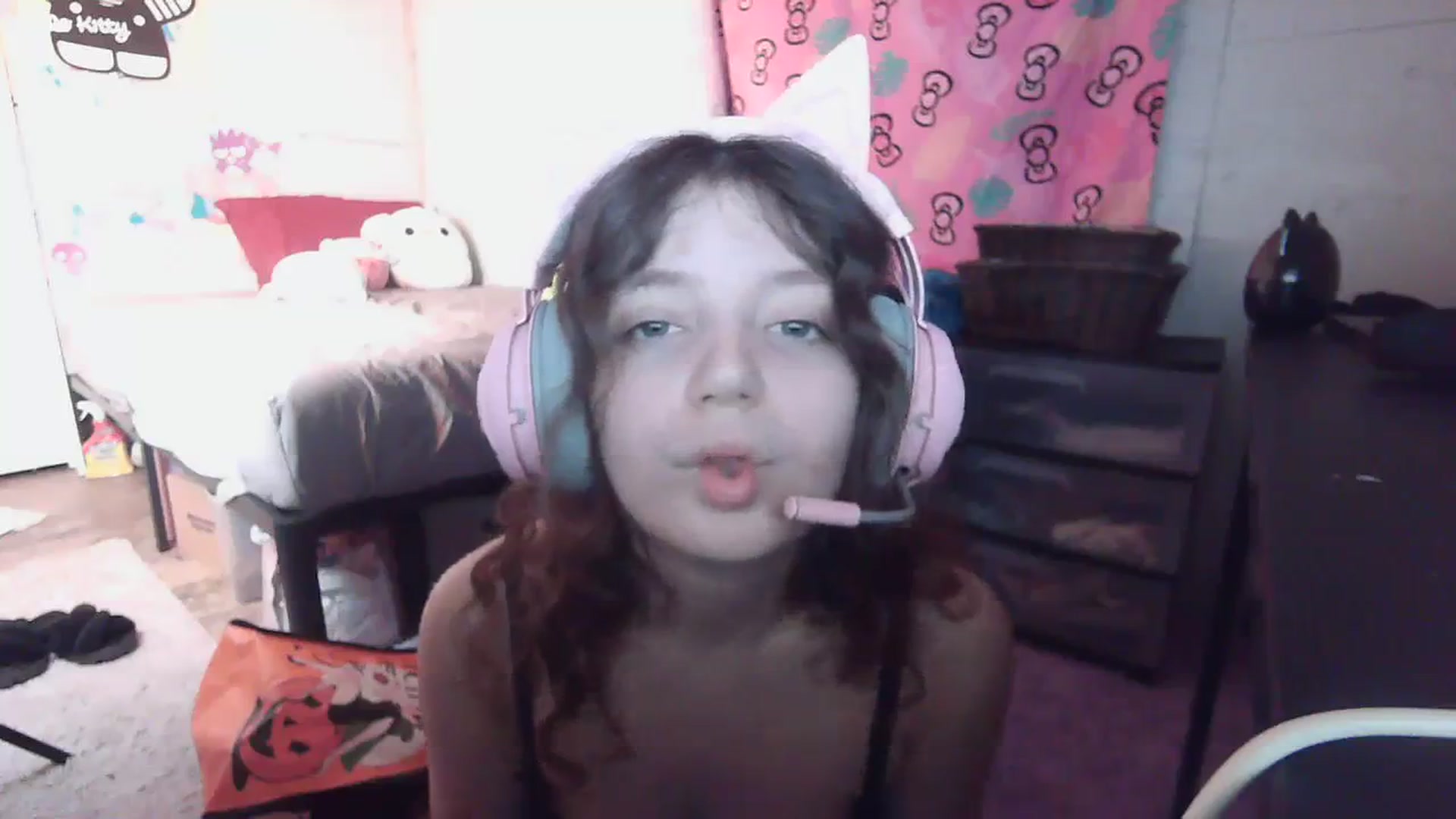Gallery image thumbnail from Prettybutsad's myfreecams stream on, 10/06/2023, 07:46 image 17 of 20