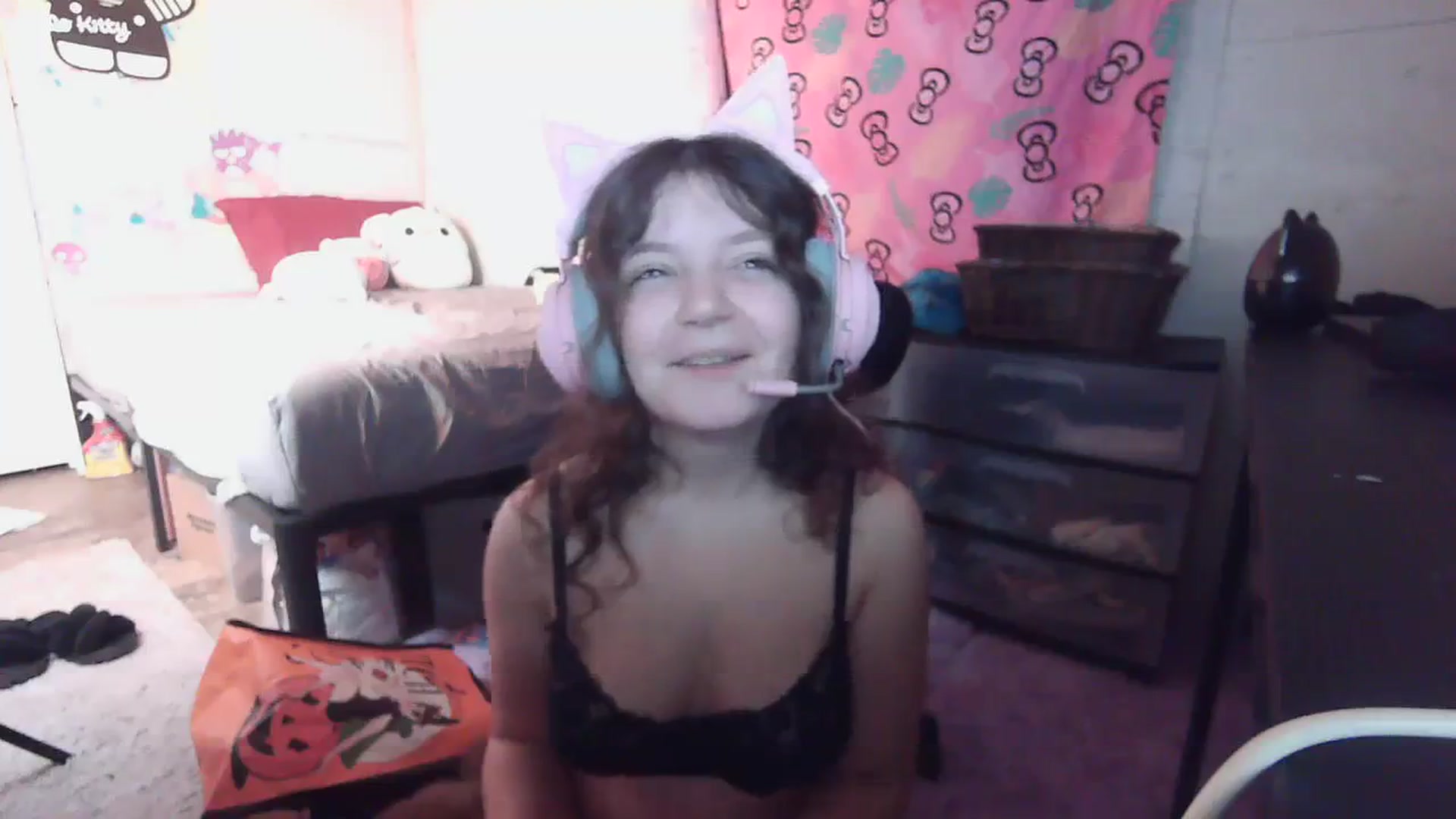 Gallery image thumbnail from Prettybutsad's myfreecams stream on, 10/06/2023, 07:46 image 16 of 20