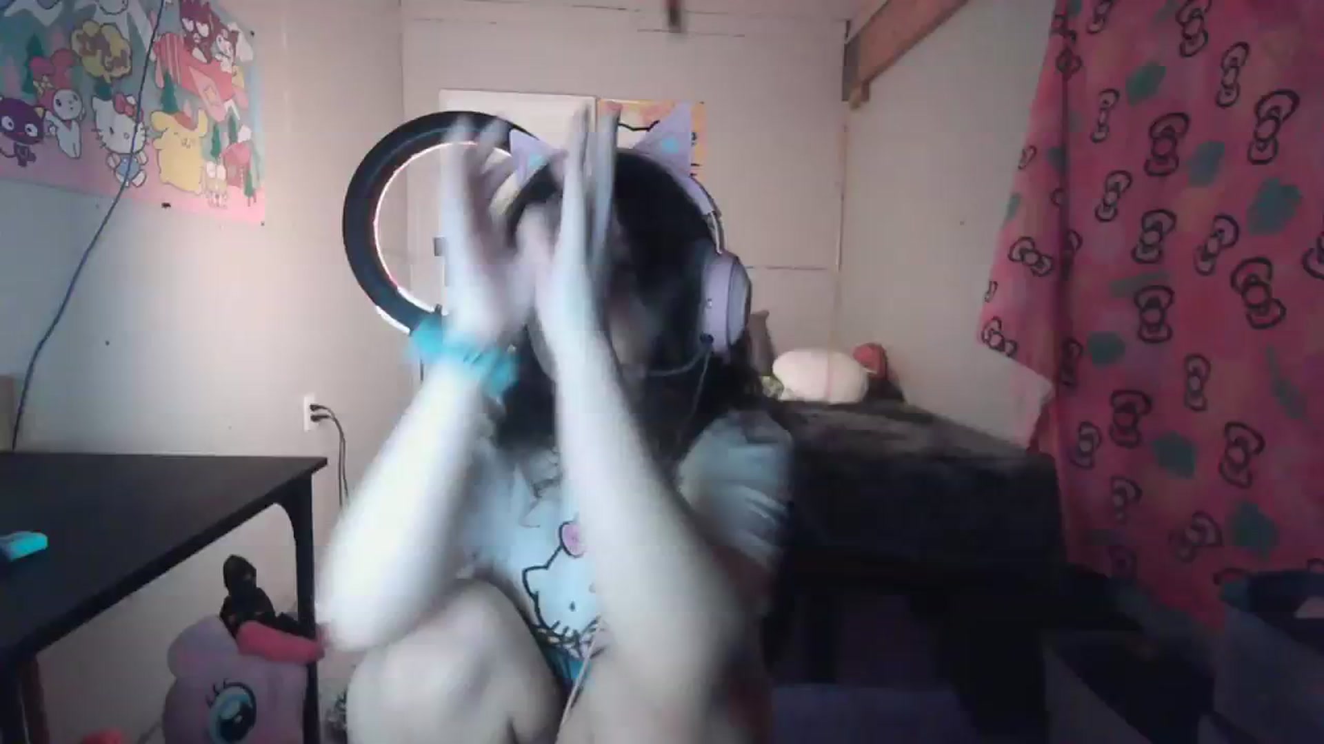 Gallery image thumbnail from Prettybutsad's myfreecams stream on, 10/25/2023, 09:41 image 1 of 20