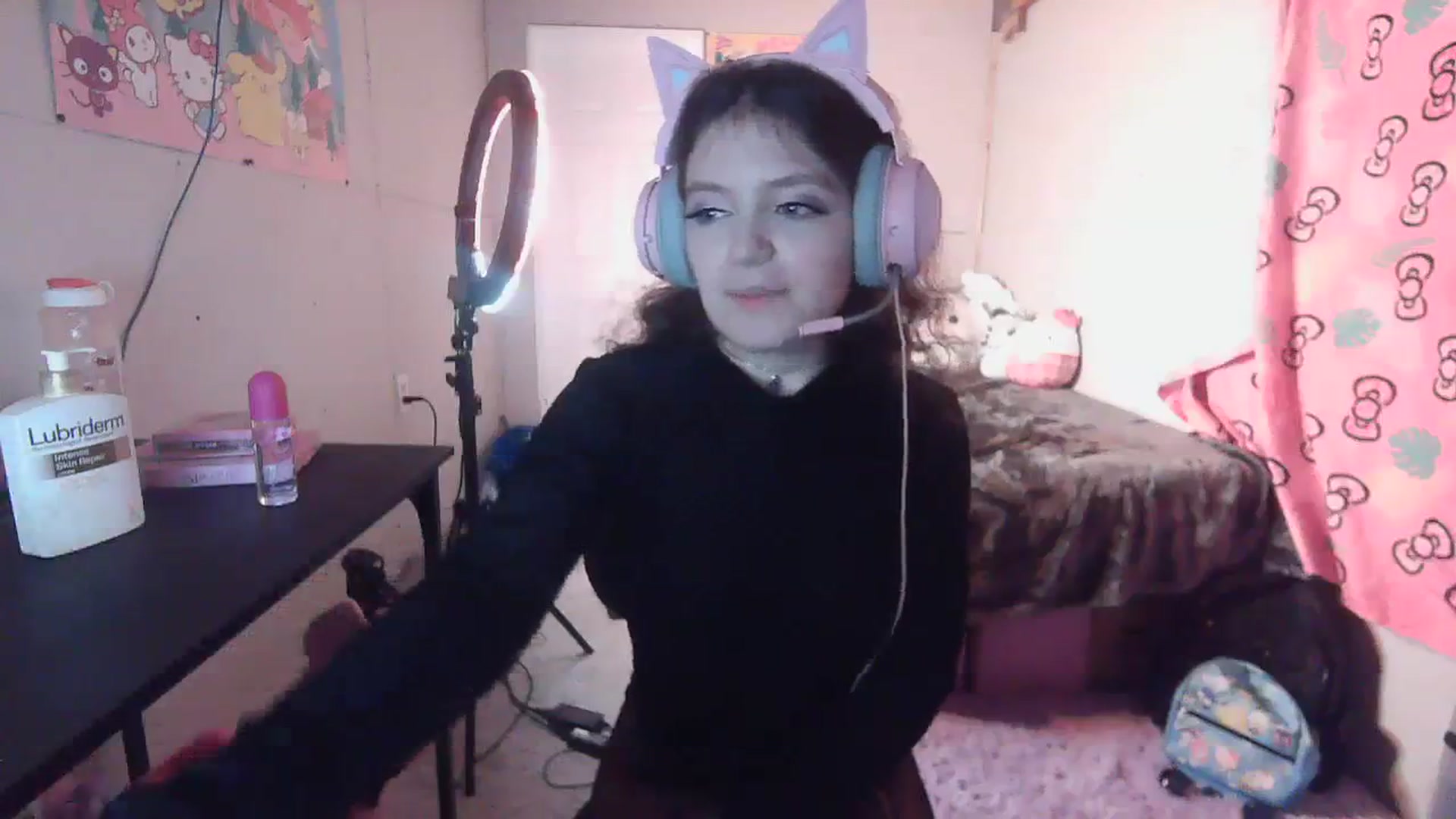 Gallery image thumbnail from Prettybutsad's myfreecams stream on, 10/28/2023, 09:37 image 12 of 20