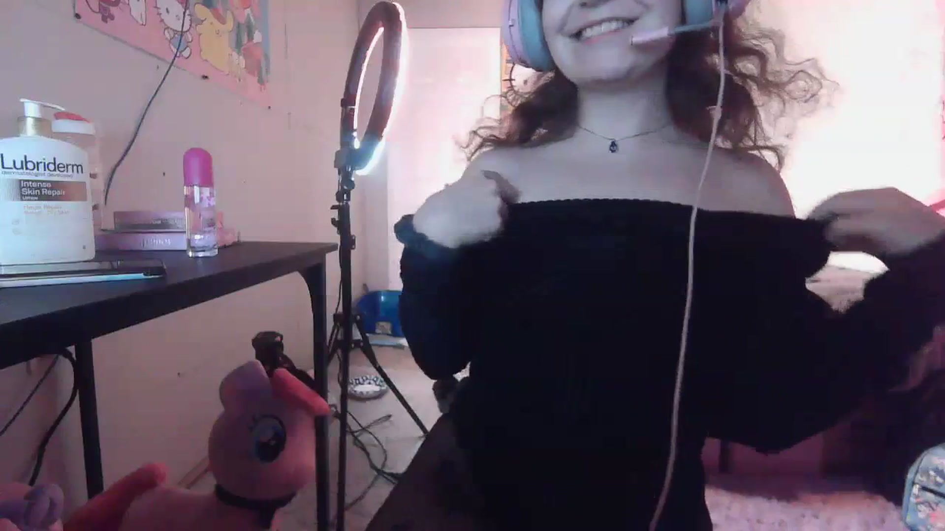 Gallery image thumbnail from Prettybutsad's myfreecams stream on, 10/28/2023, 09:37 image 2 of 20