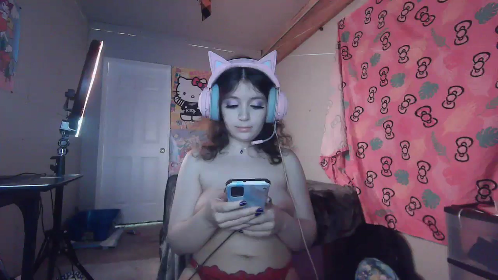 Gallery image thumbnail from Prettybutsad's myfreecams stream on, 10/28/2023, 11:18 image 19 of 20
