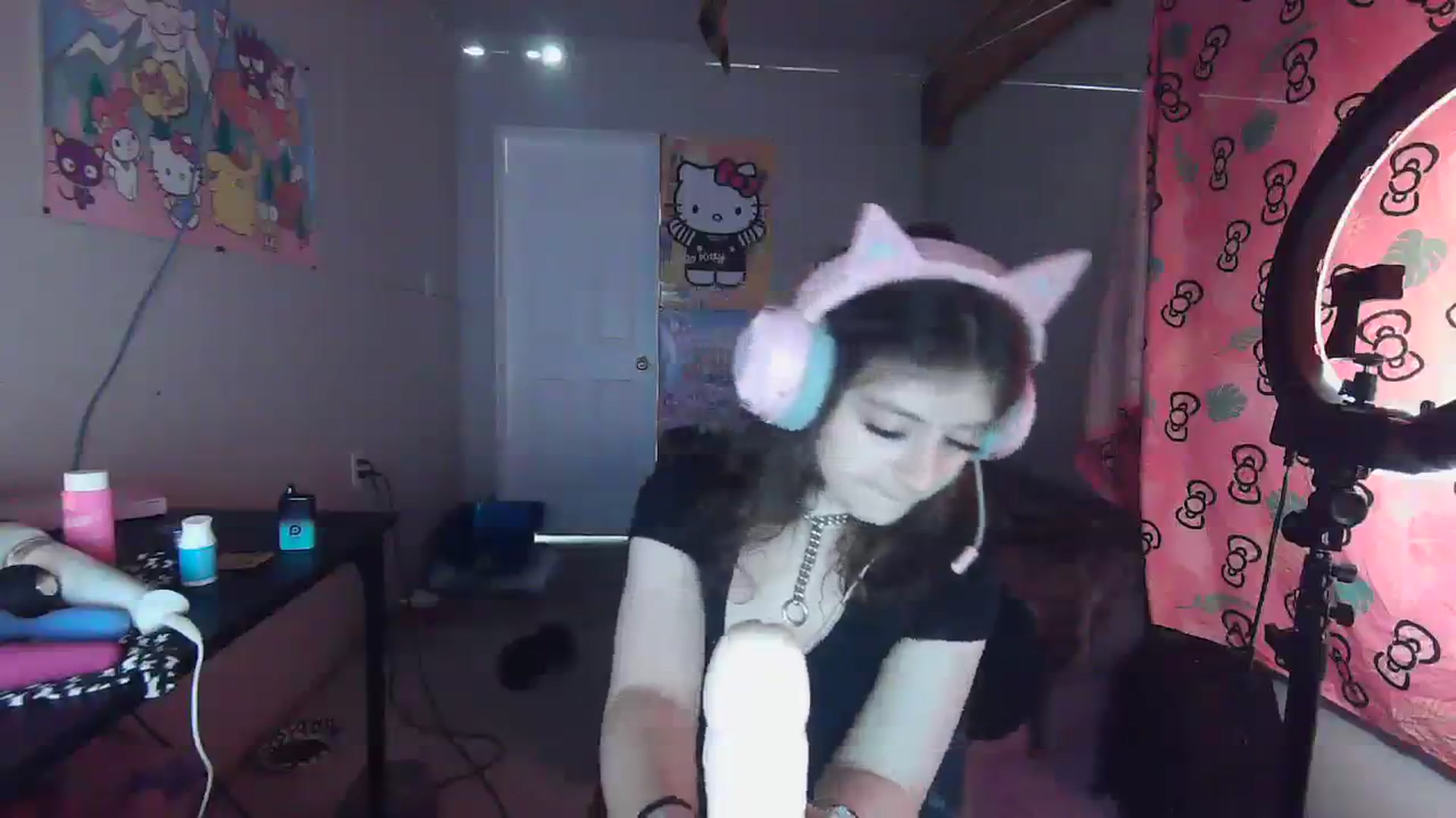Gallery image thumbnail from Prettybutsad's myfreecams stream on, 10/30/2023, 07:49 image 13 of 20