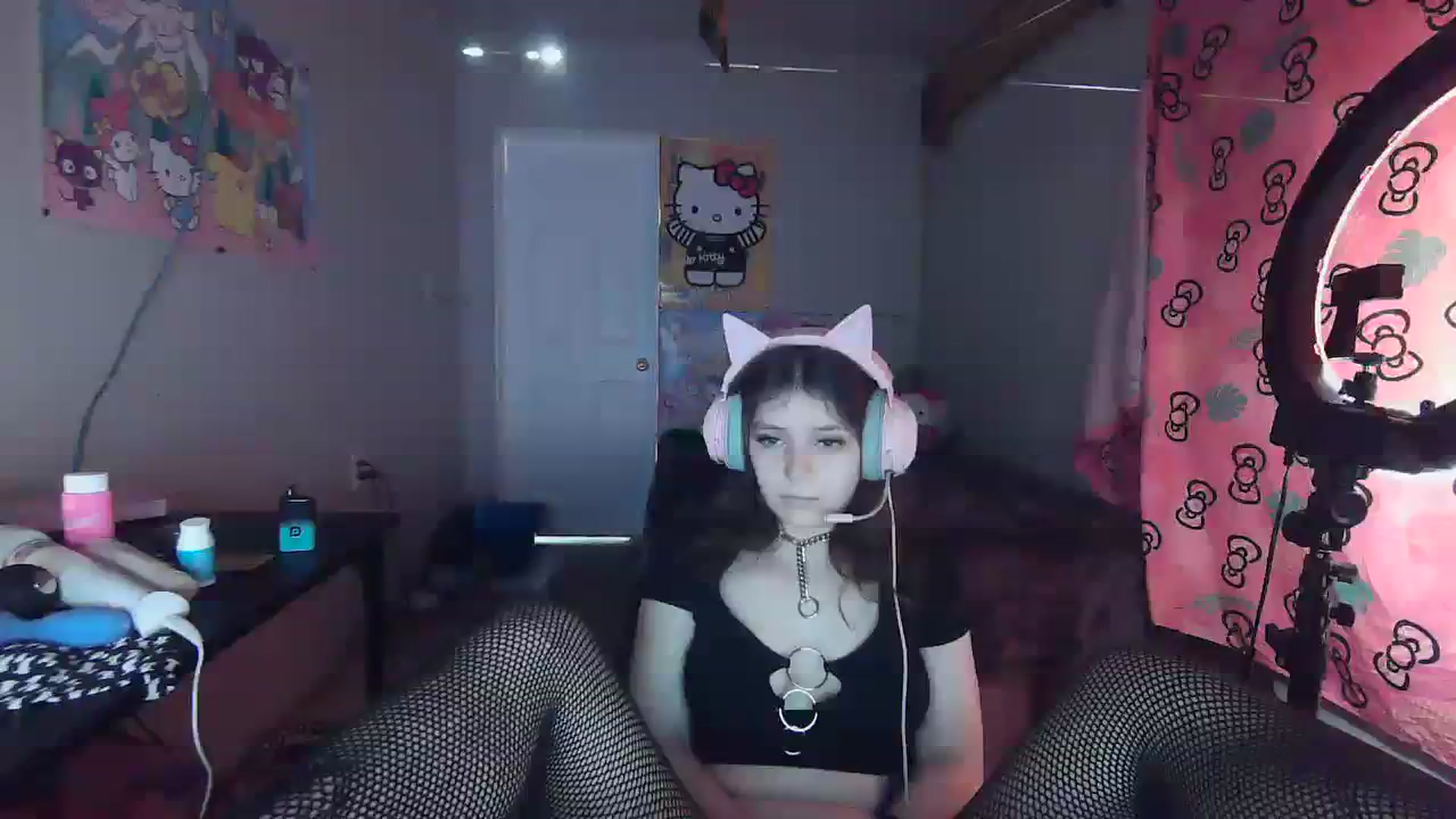 Gallery image thumbnail from Prettybutsad's myfreecams stream on, 10/30/2023, 07:49 image 12 of 20