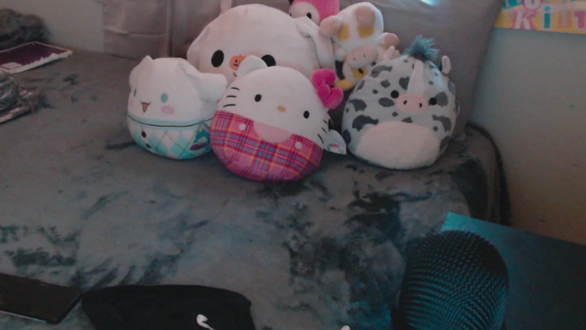 Gallery image thumbnail from Prettybutsad's myfreecams stream on, 05/16/2024, 12:09 image 9 of 20