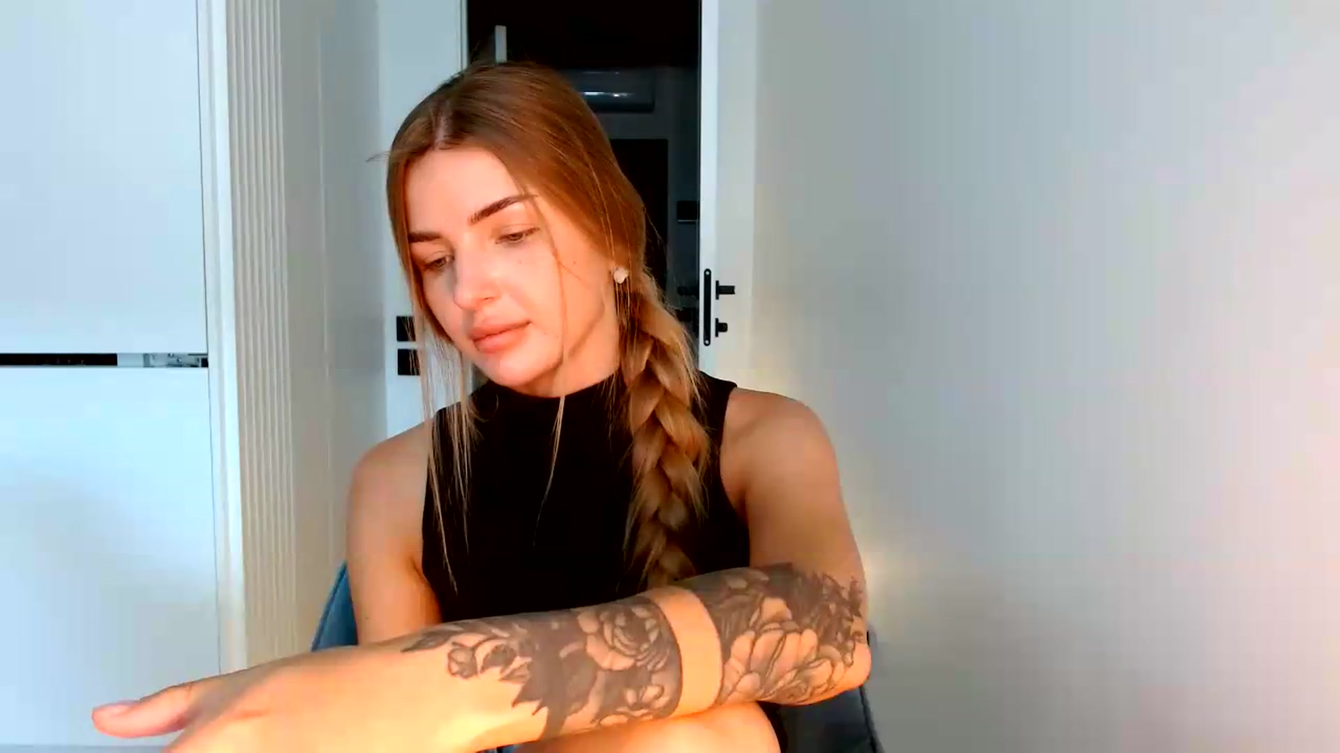 Gallery image thumbnail from Prettydolly's myfreecams stream on, 08/14/2026, 09:27 image 3 of 20