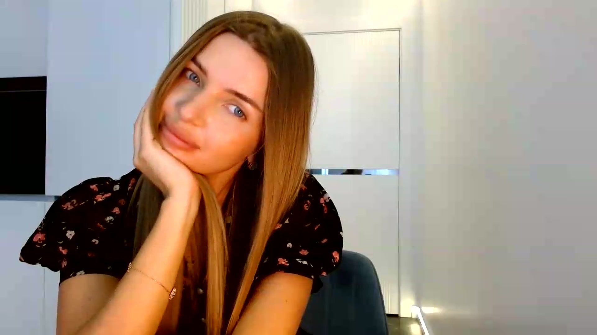 Gallery image thumbnail from Prettydolly's myfreecams stream on, 08/18/2026, 09:15 image 6 of 20