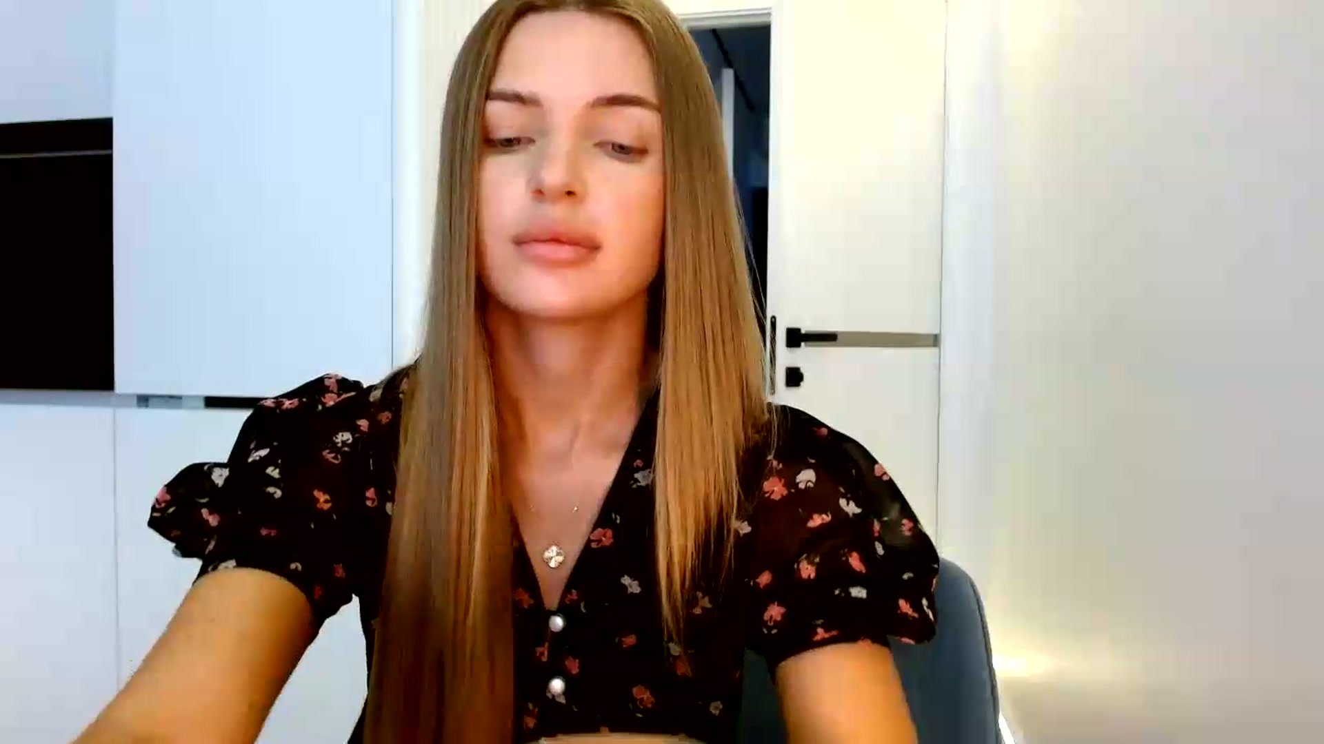 Gallery image thumbnail from Prettydolly's myfreecams stream on, 08/18/2026, 10:15 image 3 of 20