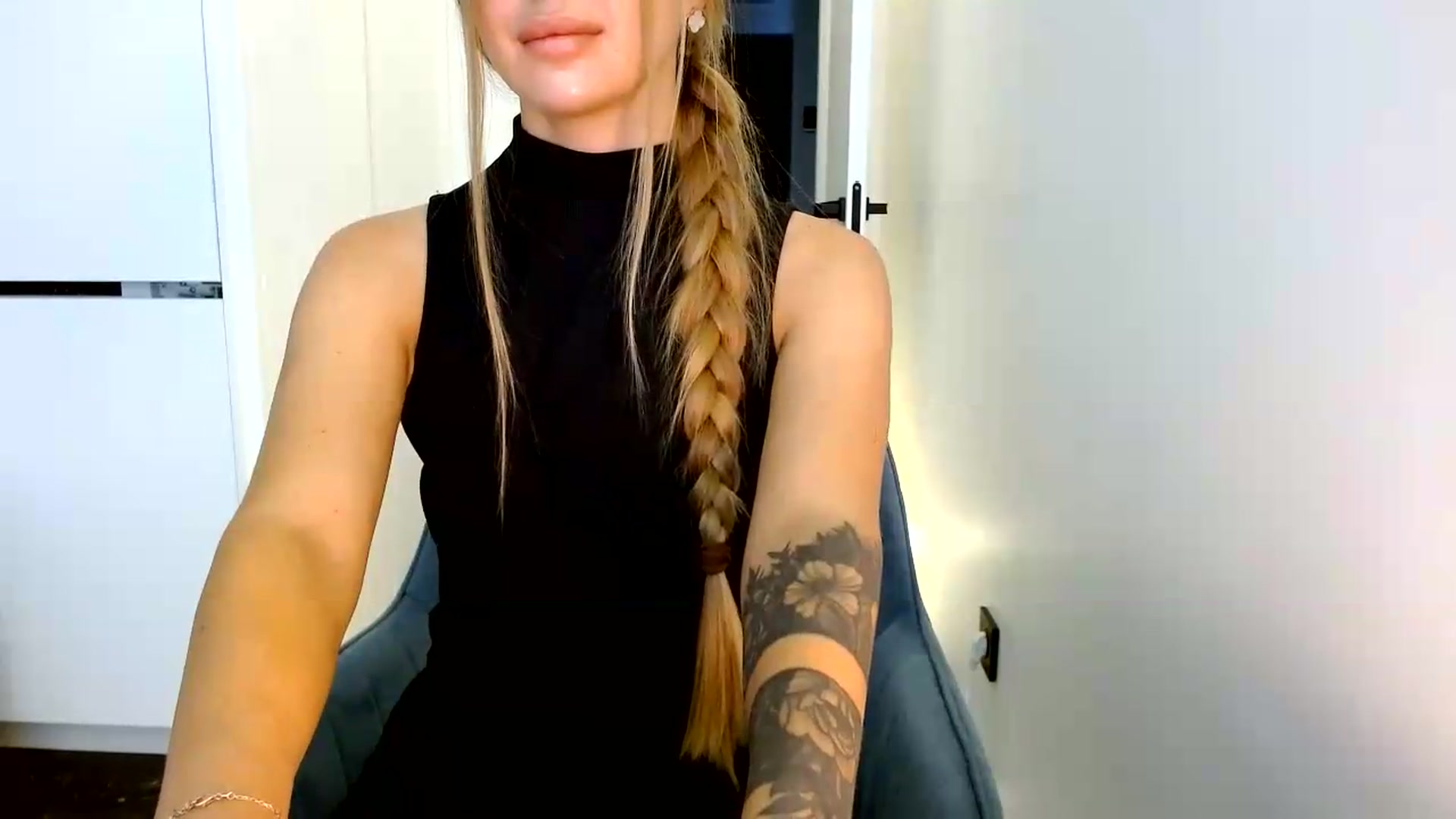 Gallery image thumbnail from Prettydolly's myfreecams stream on, 08/25/2026, 08:18 image 15 of 20
