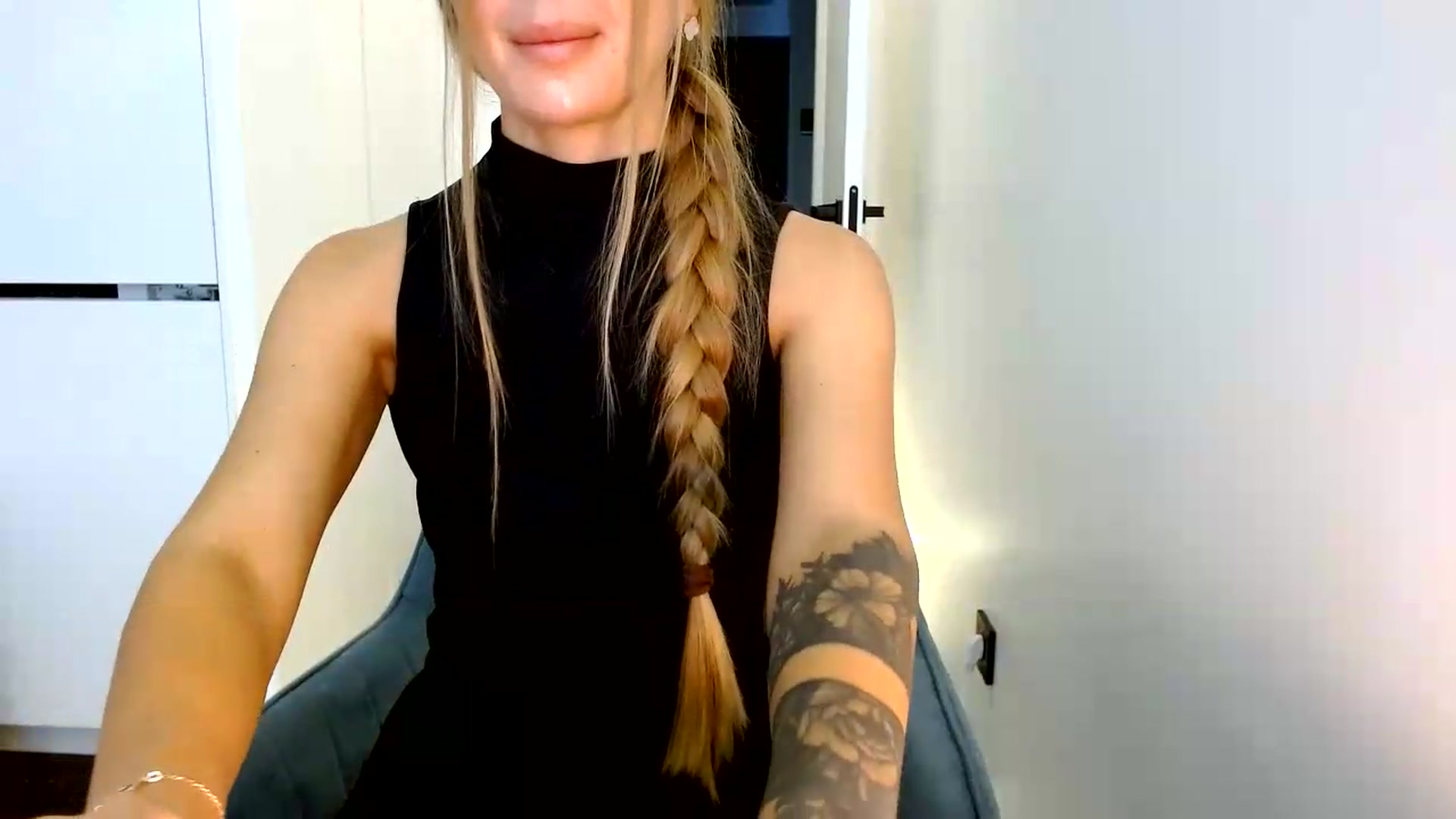 Gallery image thumbnail from Prettydolly's myfreecams stream on, 08/25/2026, 08:18 image 16 of 20
